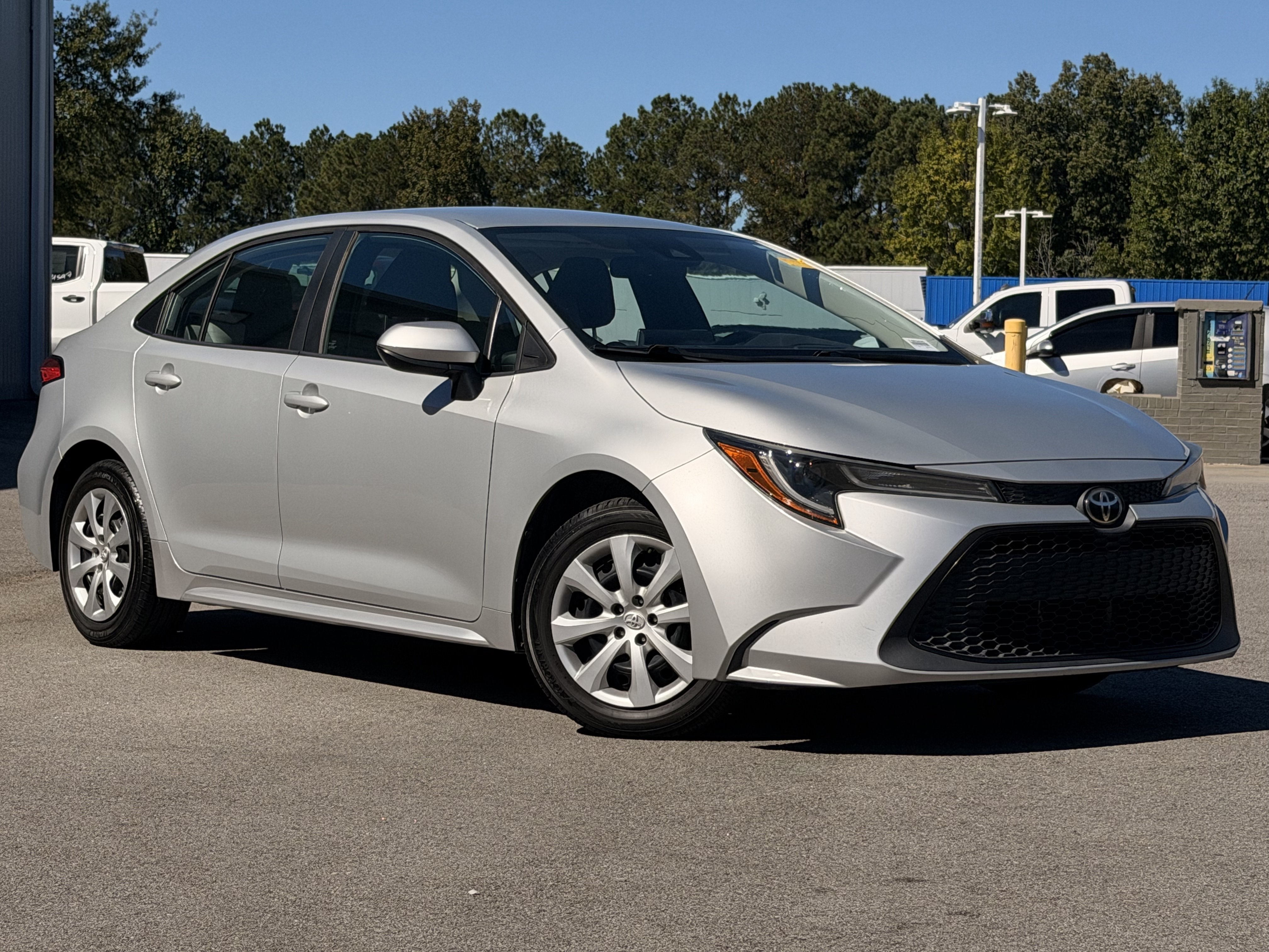 Used 2021 Toyota Corolla LE Sedan