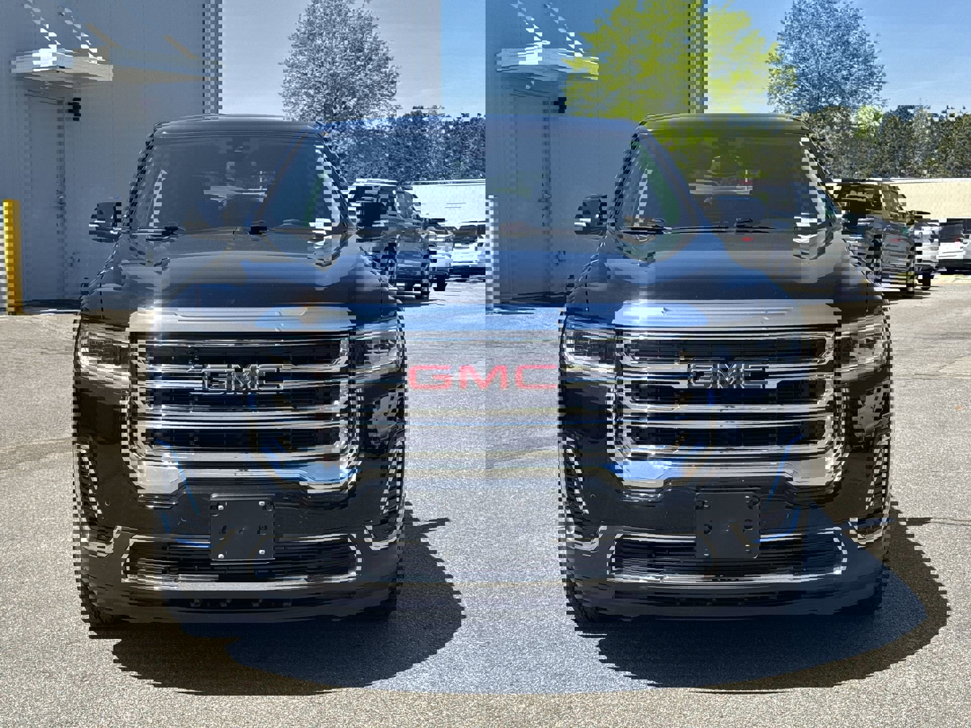 2023 GMC Acadia SLE photo 5