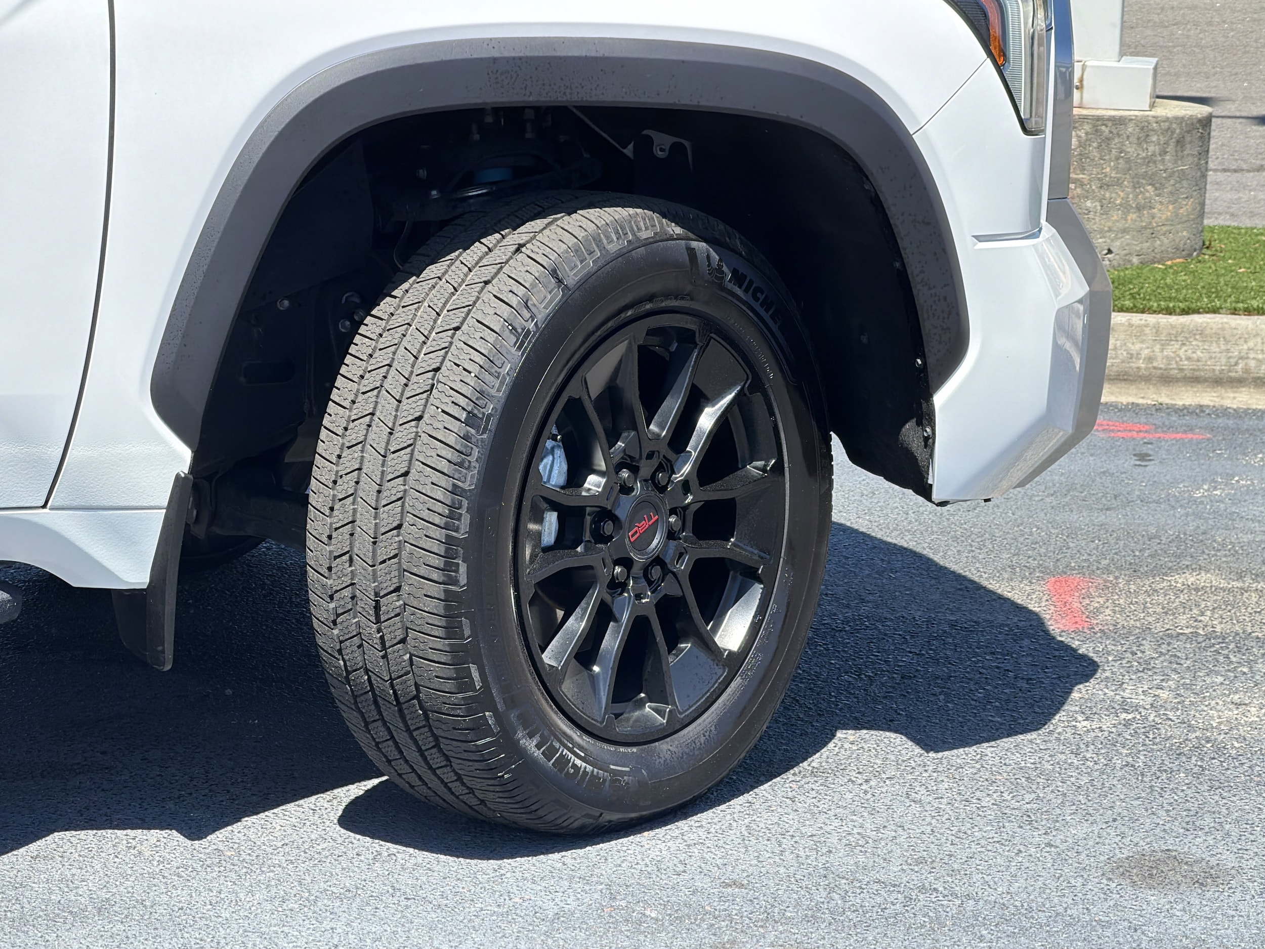 2023 Toyota Tundra 4WD Limited photo 4