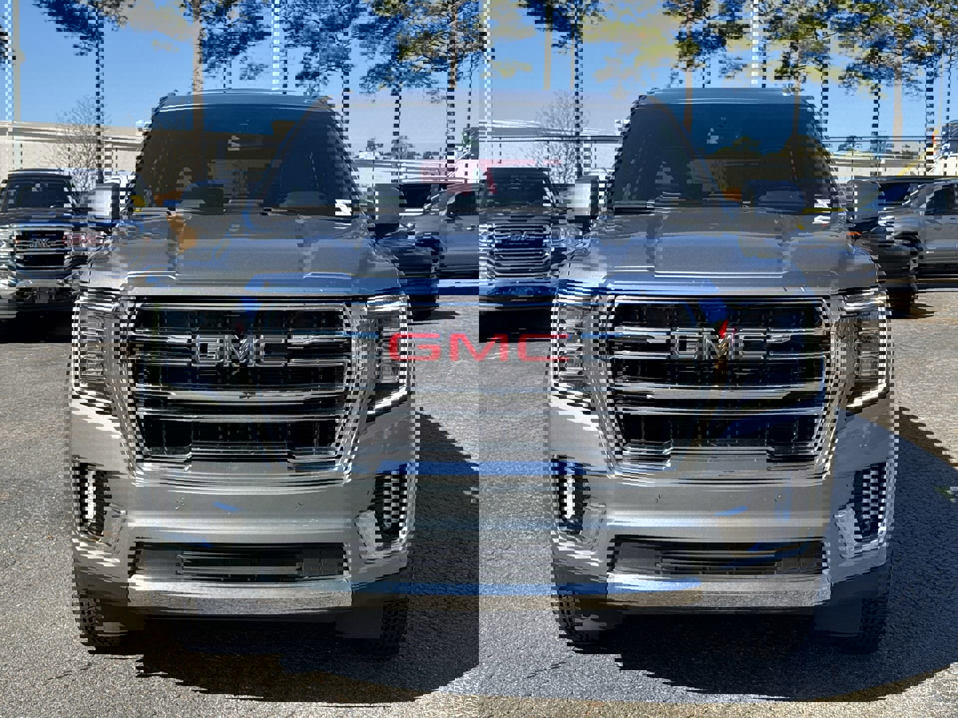 2024 Gmc Yukon SLT photo 2