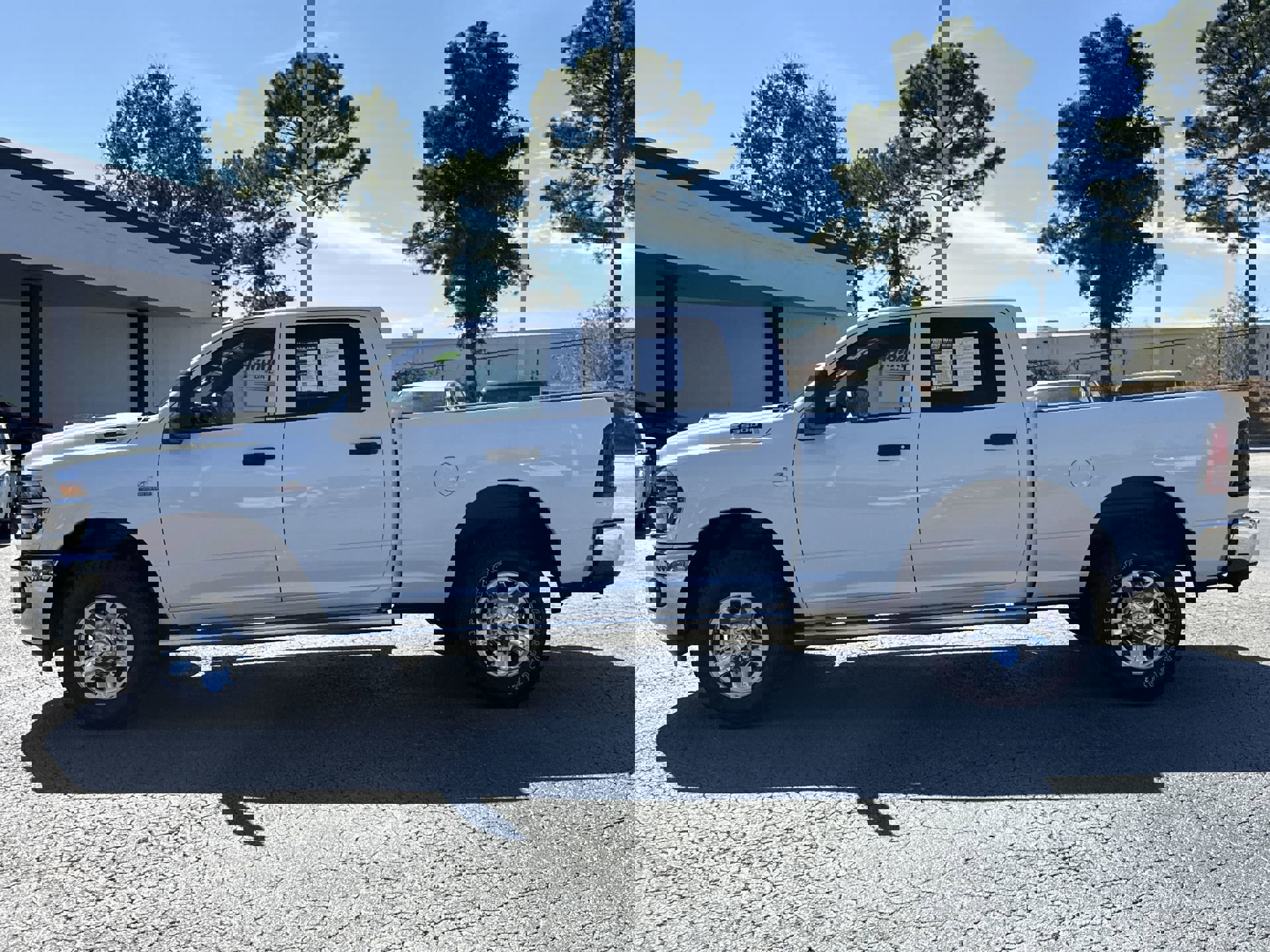 2025 Ram 3500 Tradesman photo 3