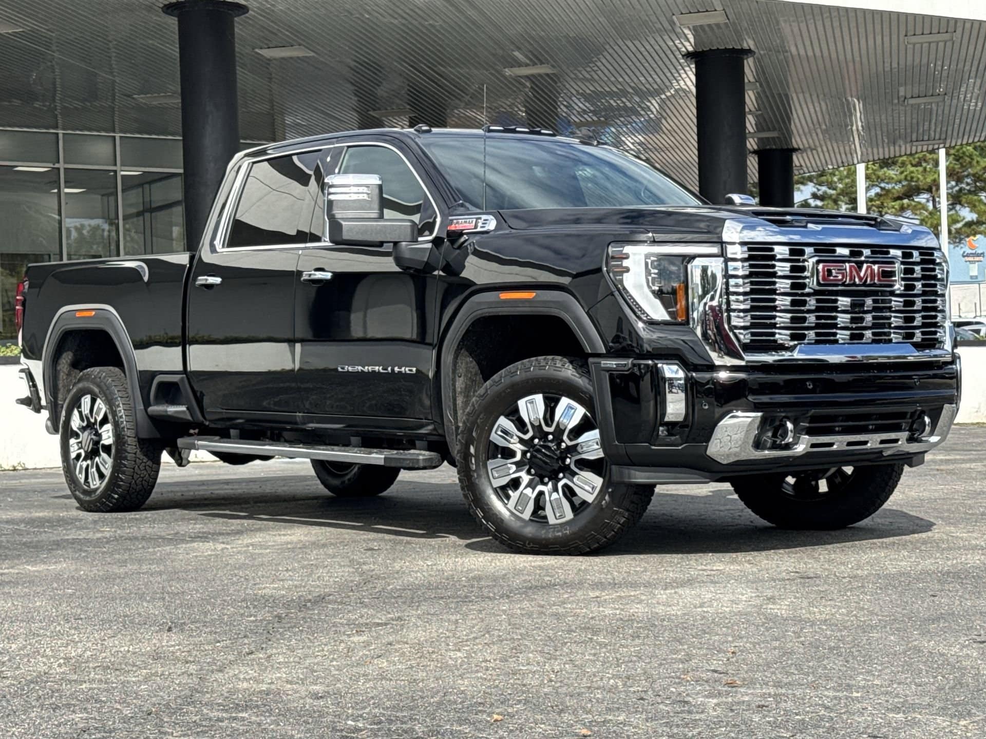 2026 GMC Sierra 2500HD Denali photo 2