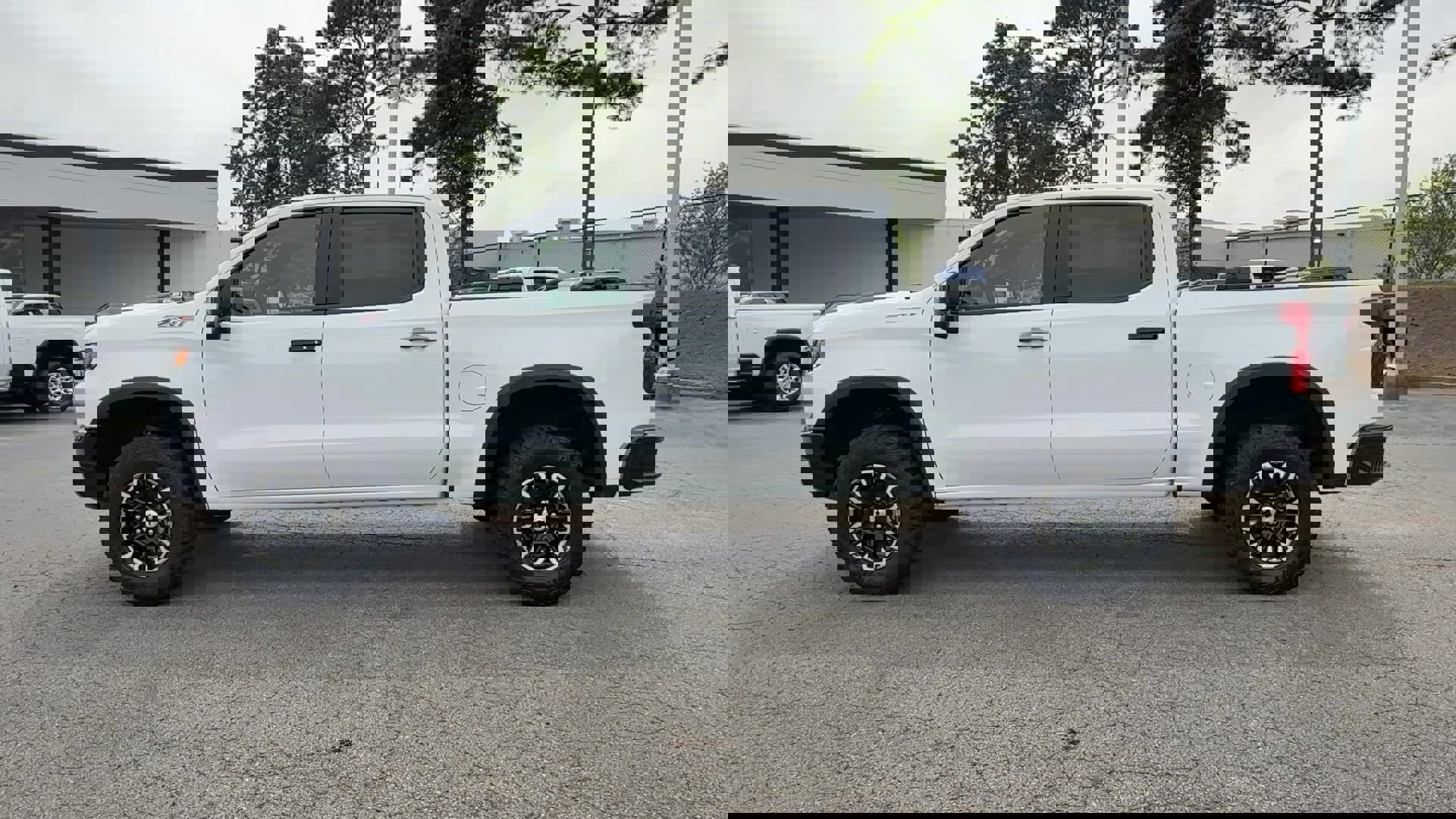 2024 Chevrolet Silverado 1500 ZR2 photo 4