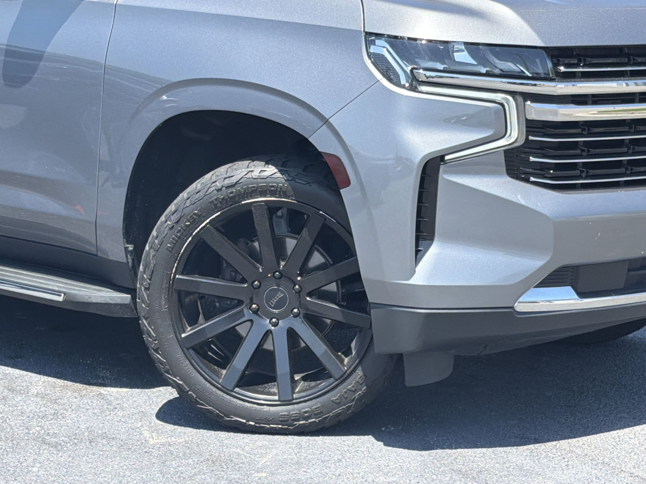 2021 Chevrolet Tahoe LT photo 3