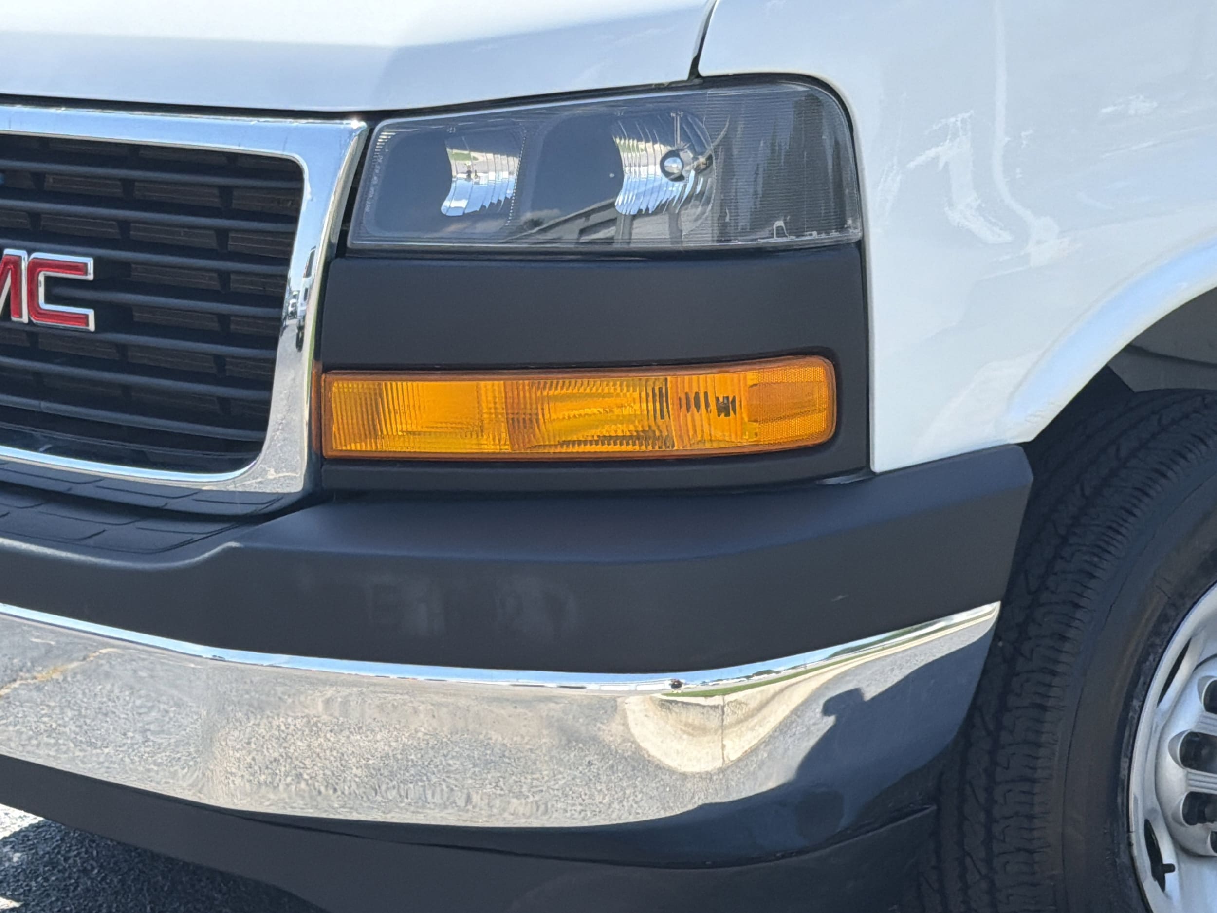 2024 GMC Savana Cargo Van photo 6