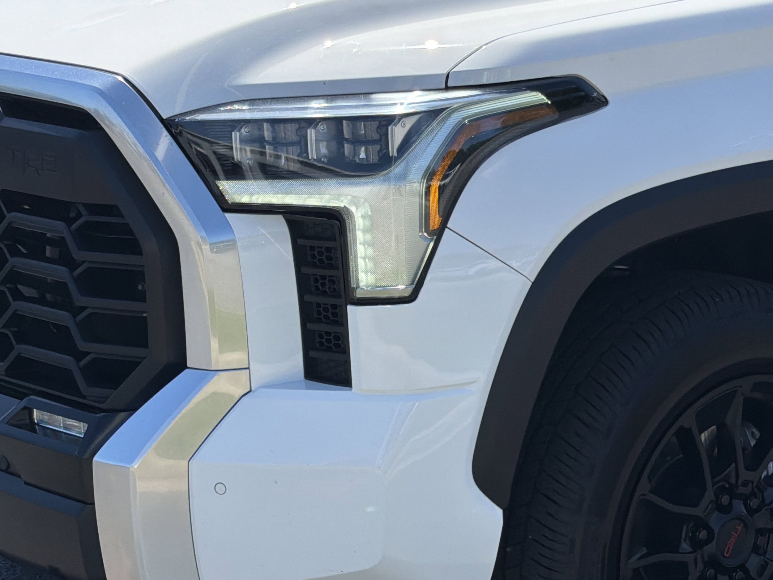 2023 Toyota Tundra 4WD Limited photo 3