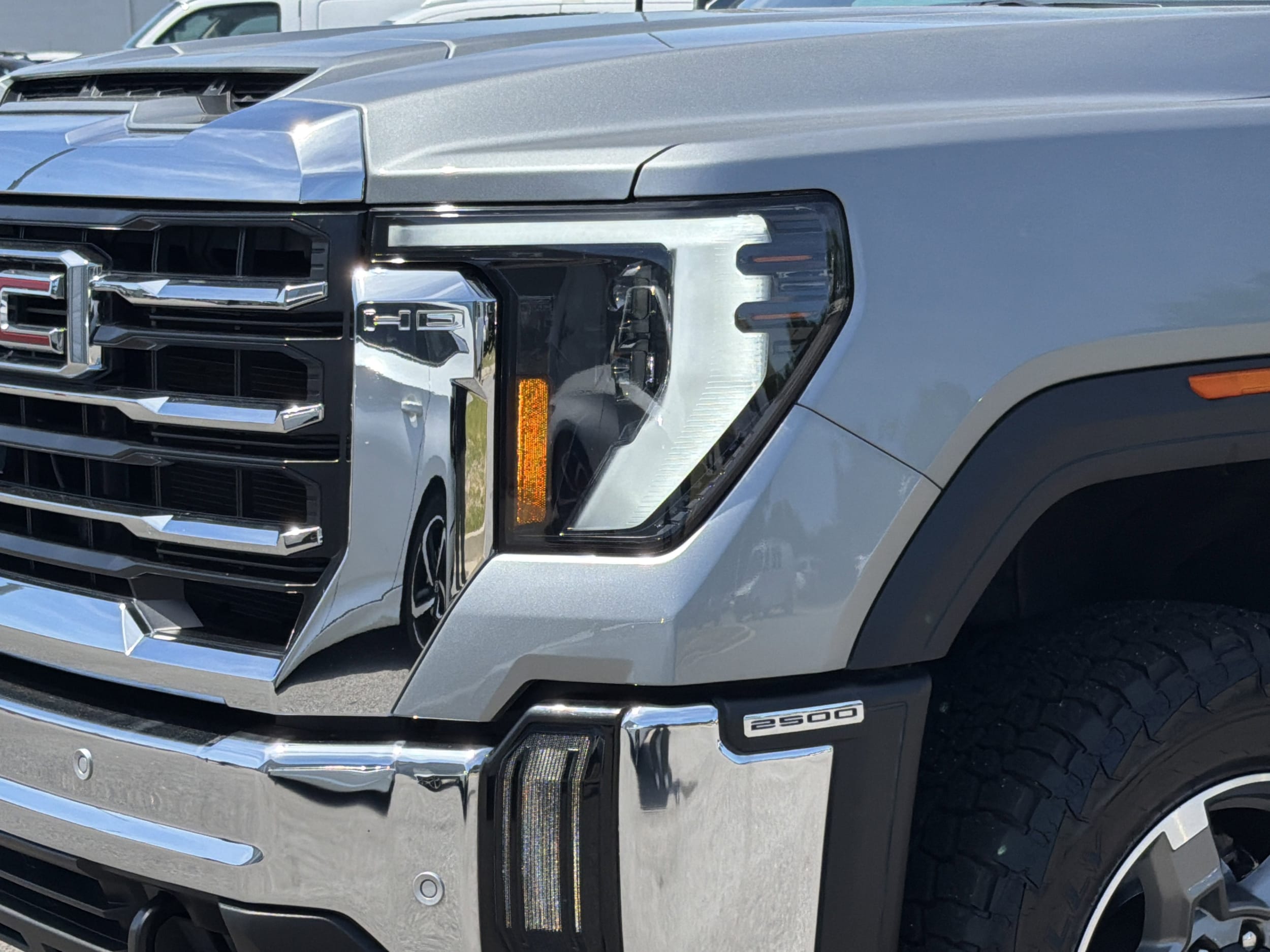 2025 GMC Sierra 2500HD SLE photo 3
