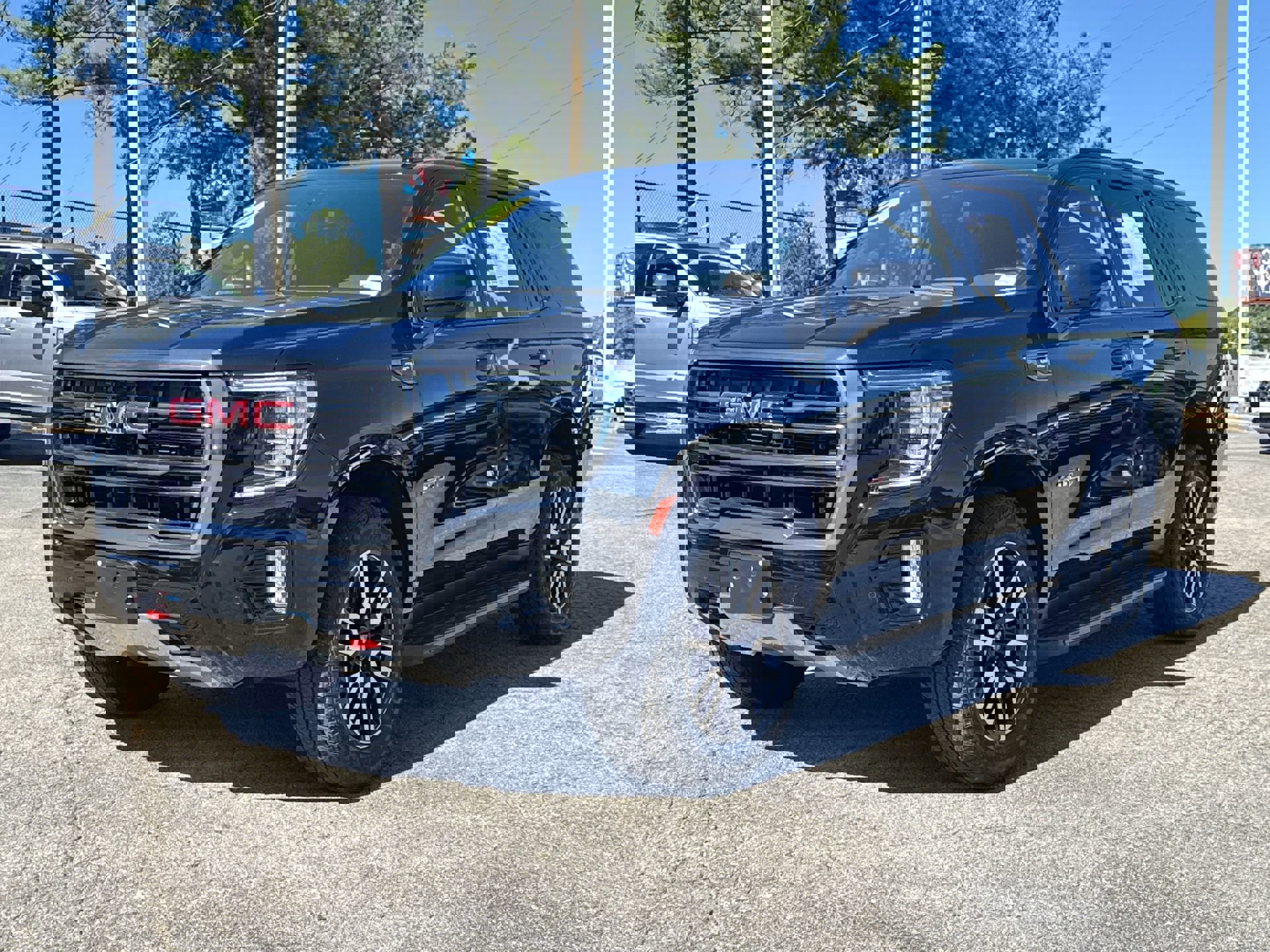 2024 Gmc Yukon AT4 photo 2