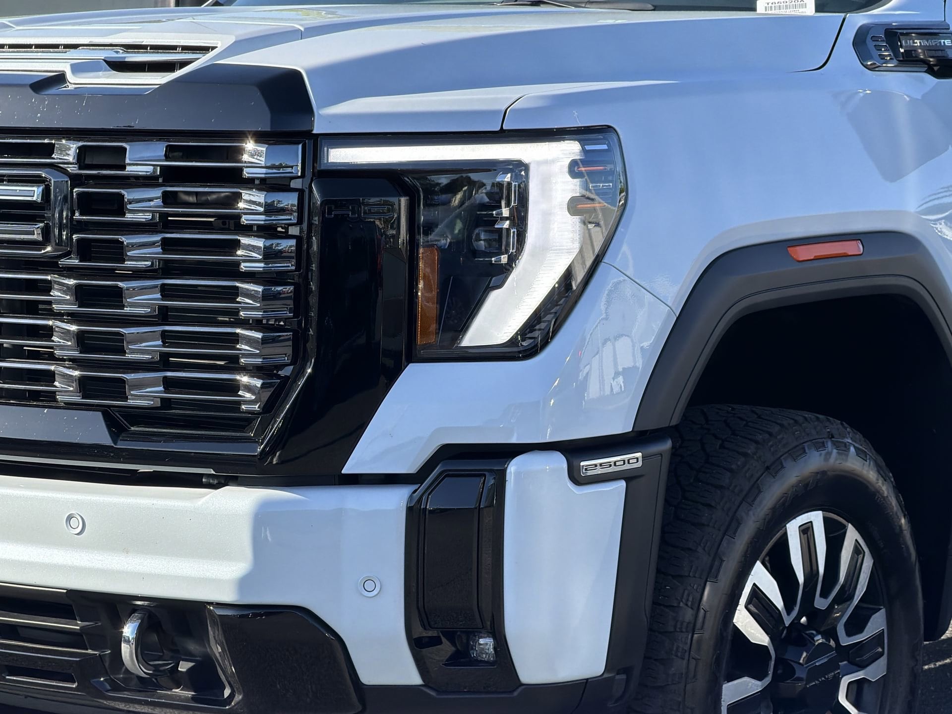 2026 GMC Sierra 2500HD Denali Ultimate photo 4