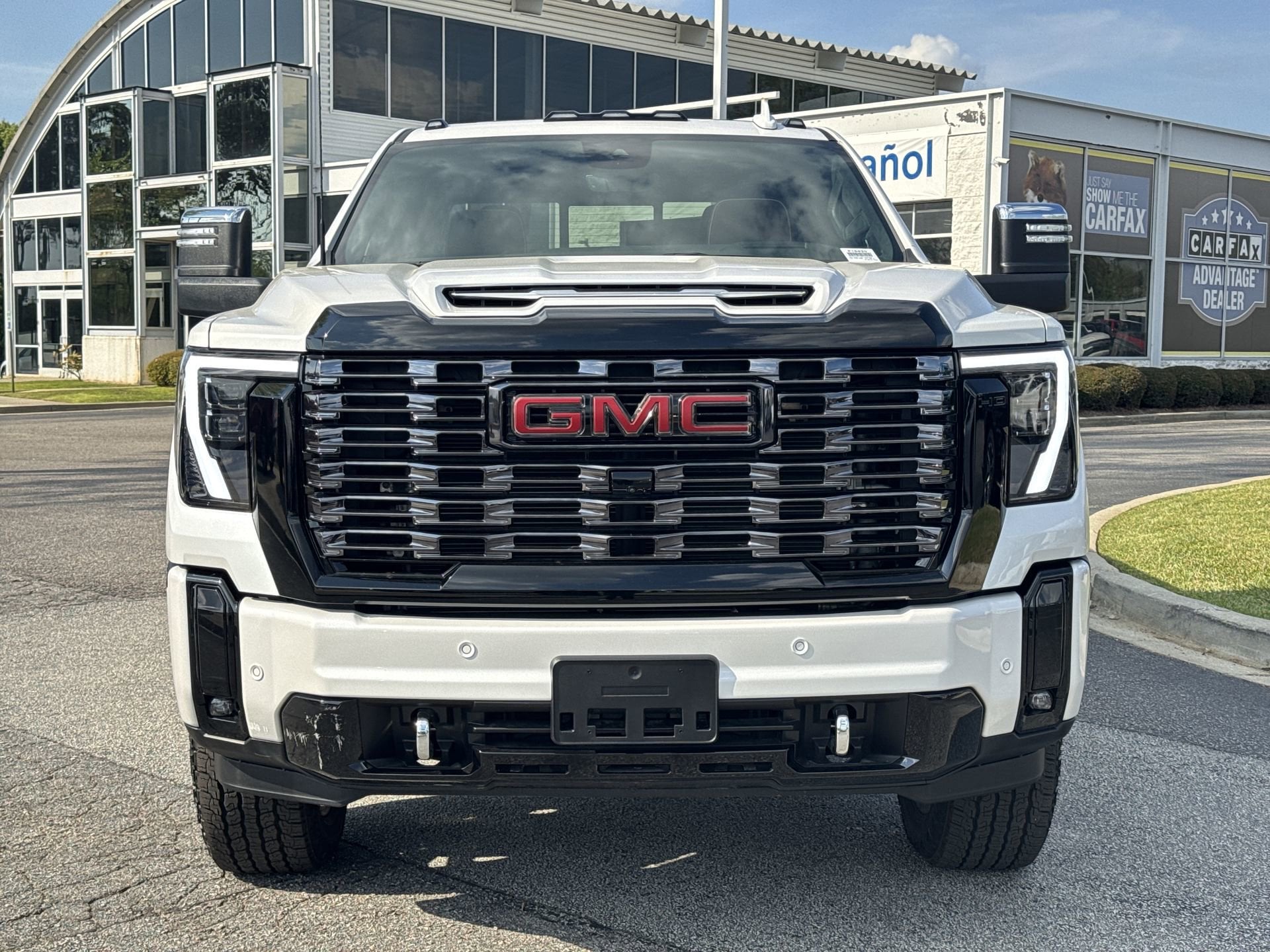 2025 GMC Sierra 2500HD Denali Ultimate photo 2
