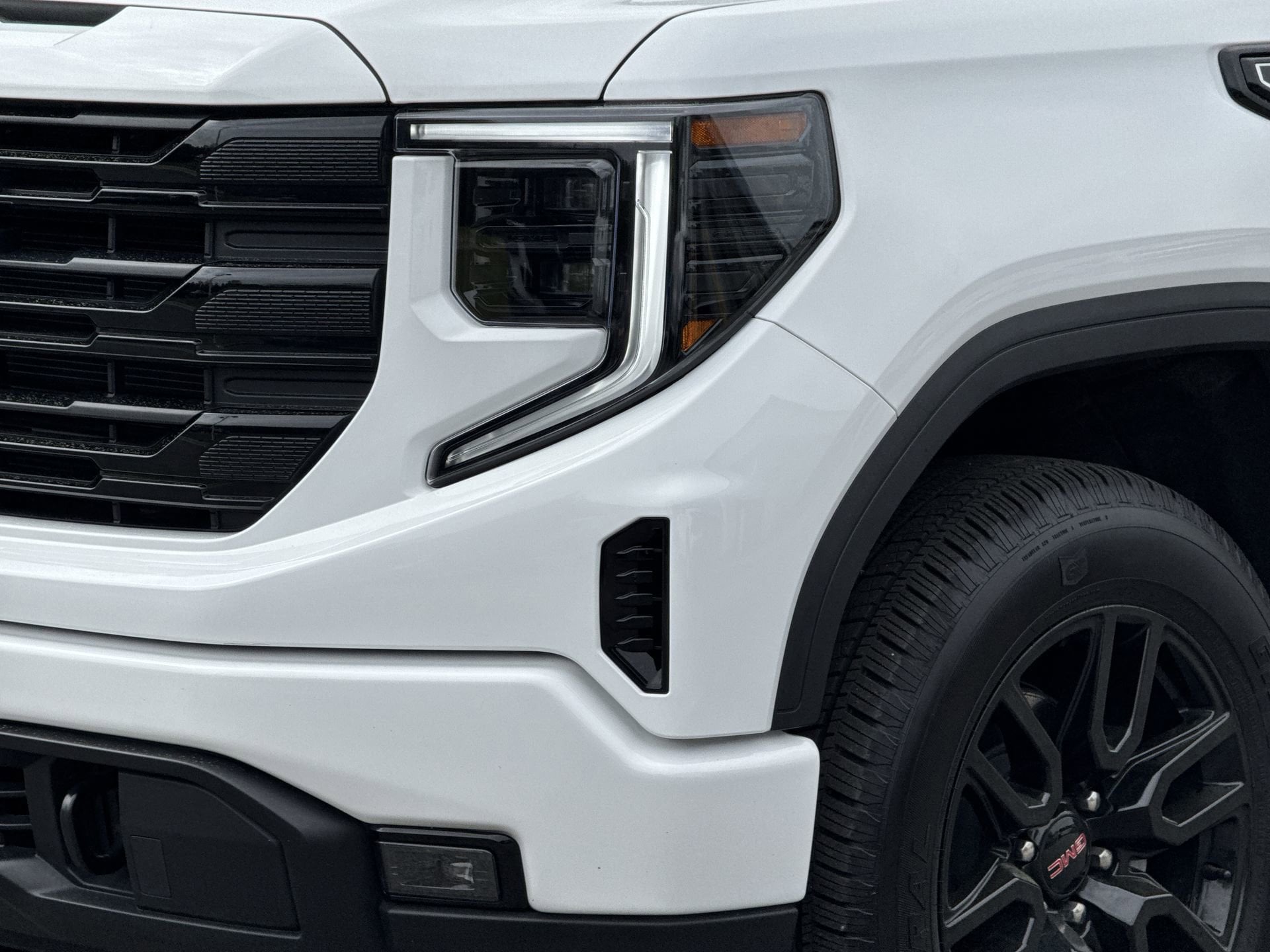 2024 GMC Sierra 1500 Elevation photo 4
