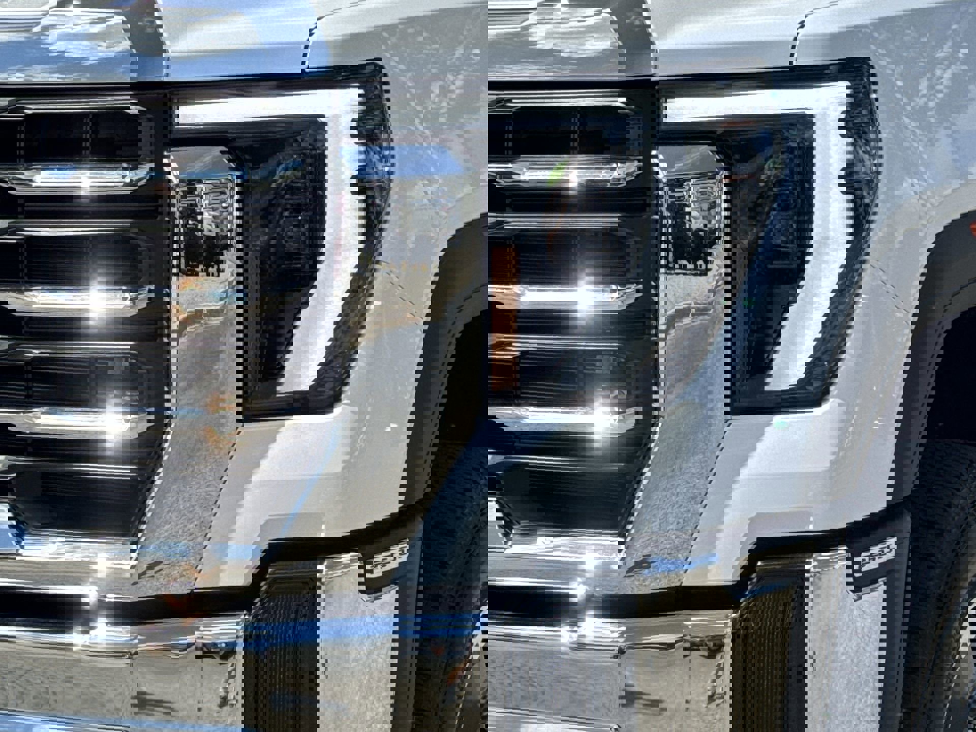 2025 Gmc Sierra HD SLE photo 3