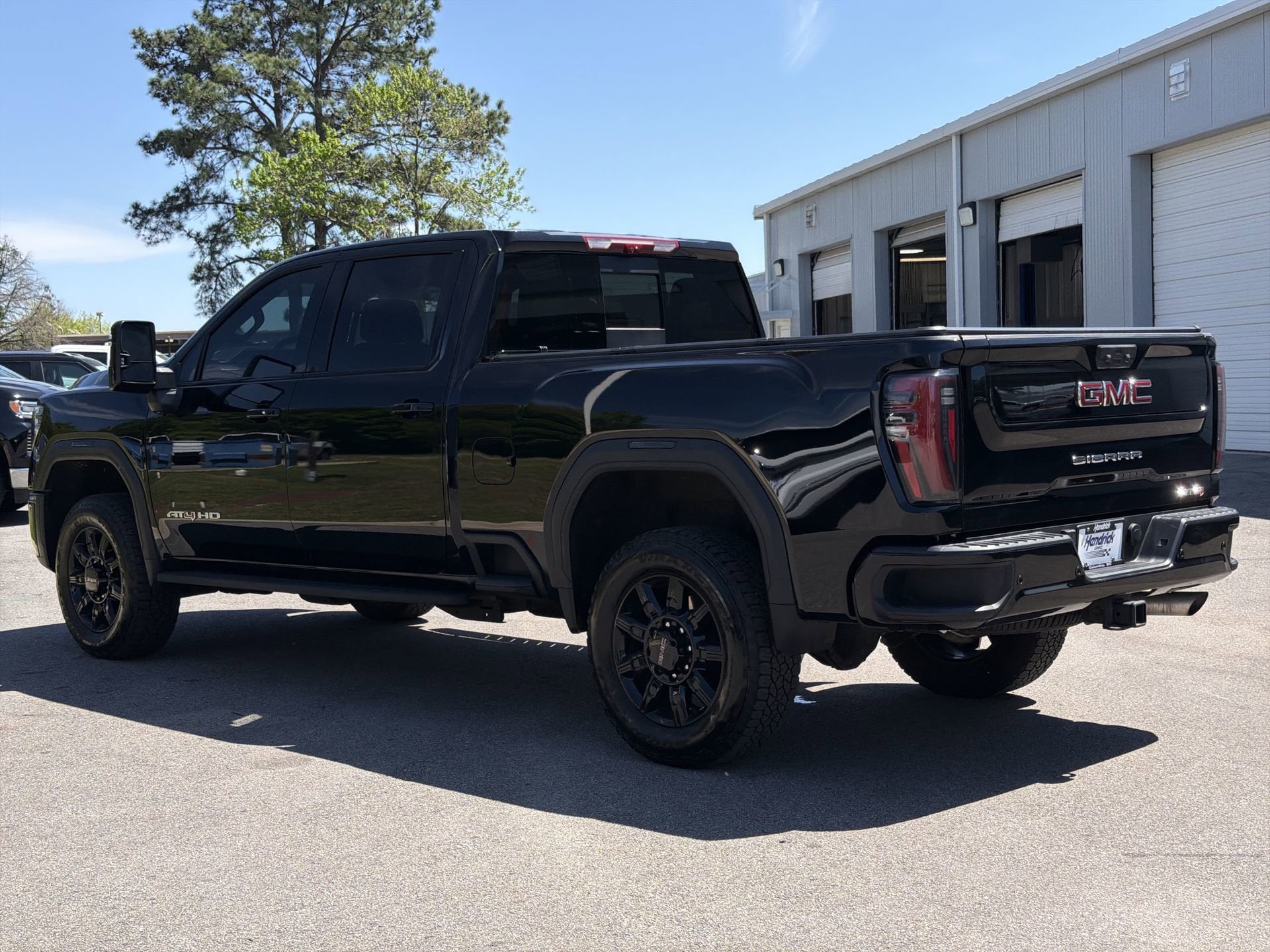 2025 GMC Sierra 2500HD AT4 photo 3