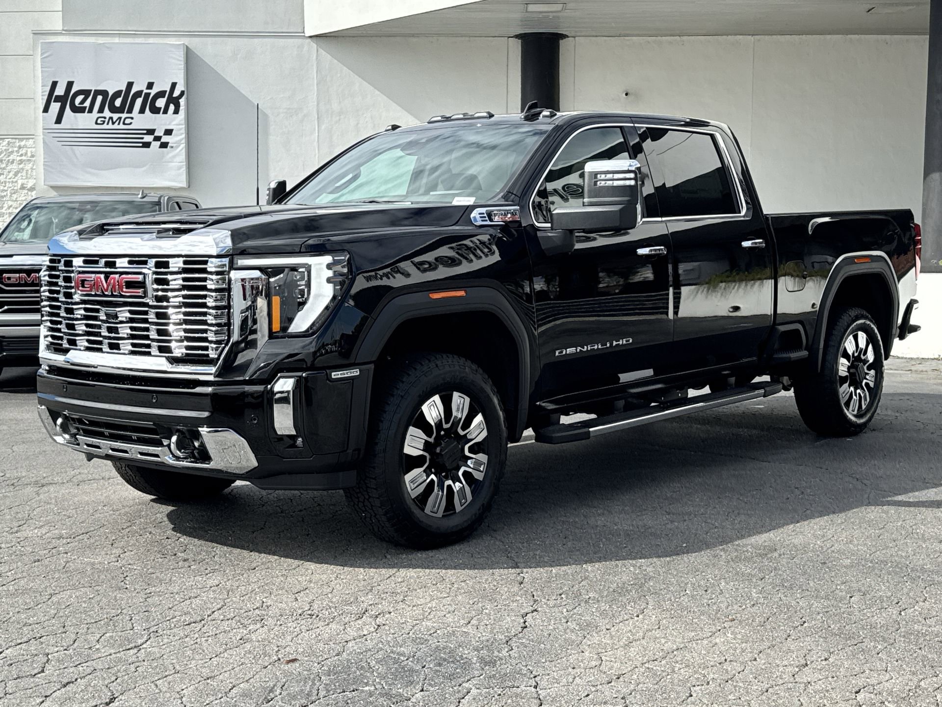 2026 GMC Sierra 2500HD Denali photo 4