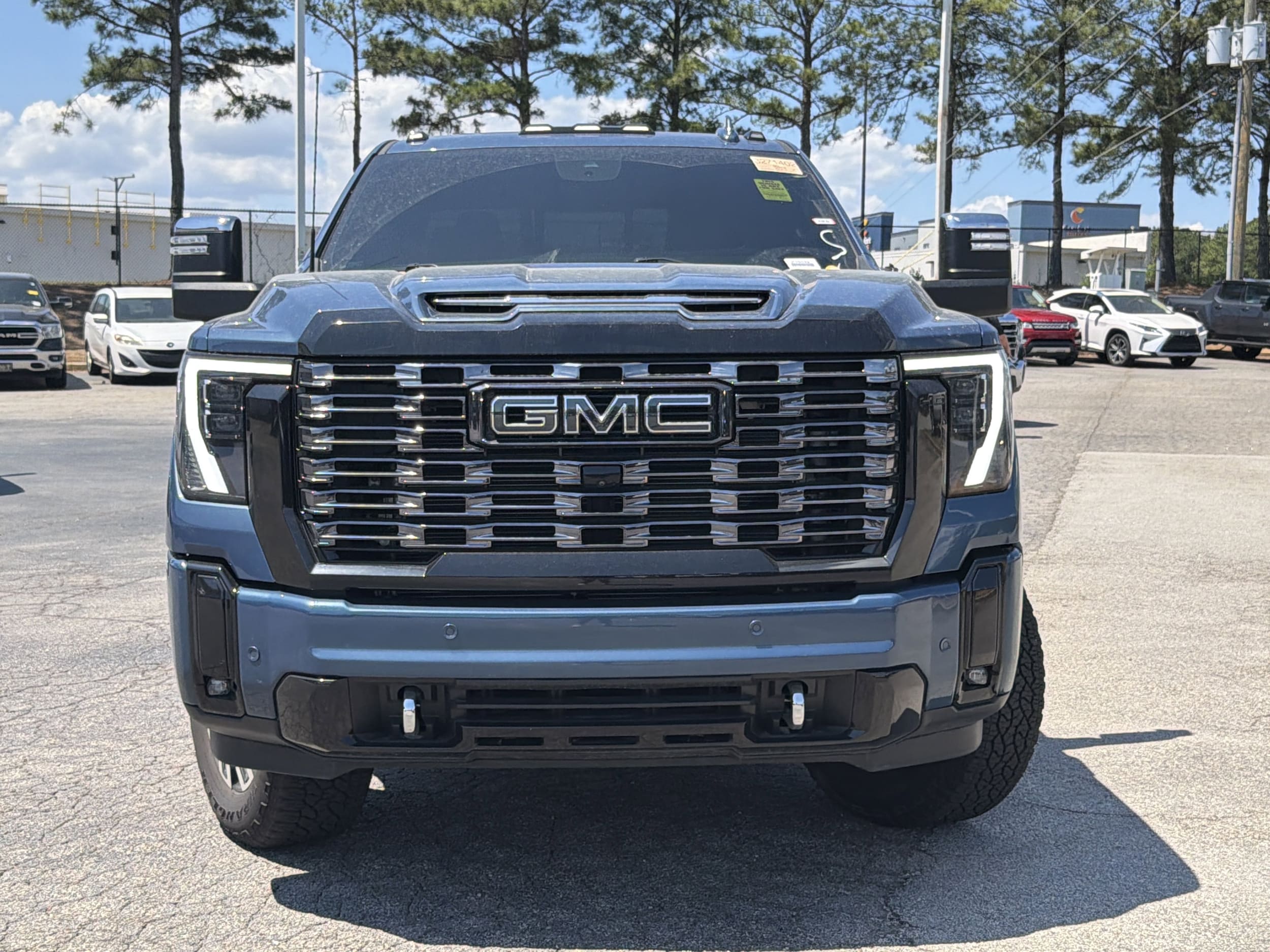 2025 GMC Sierra 2500HD Denali Ultimate photo 4