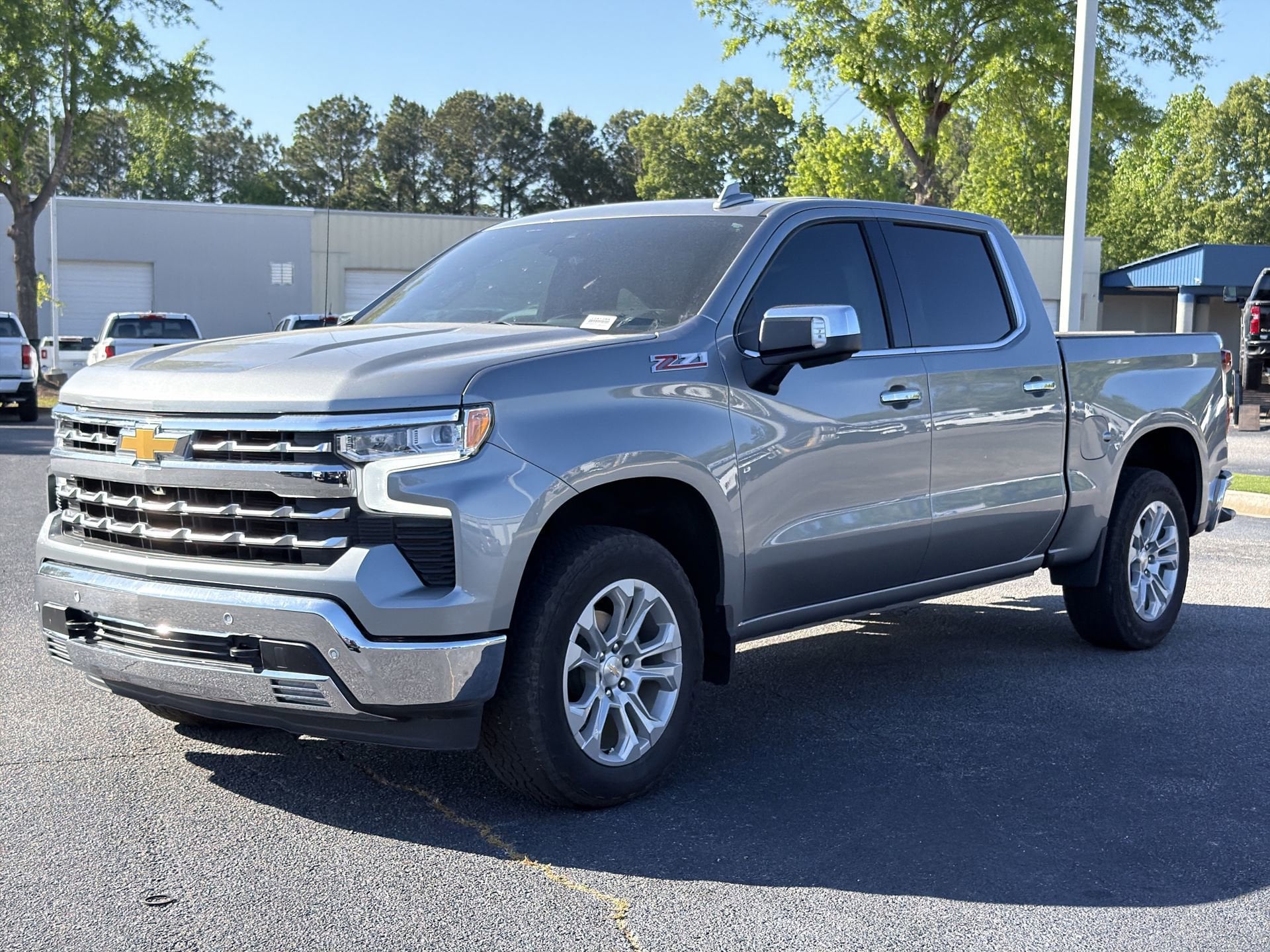 2025 Chevrolet Silverado 1500 LTZ photo 3