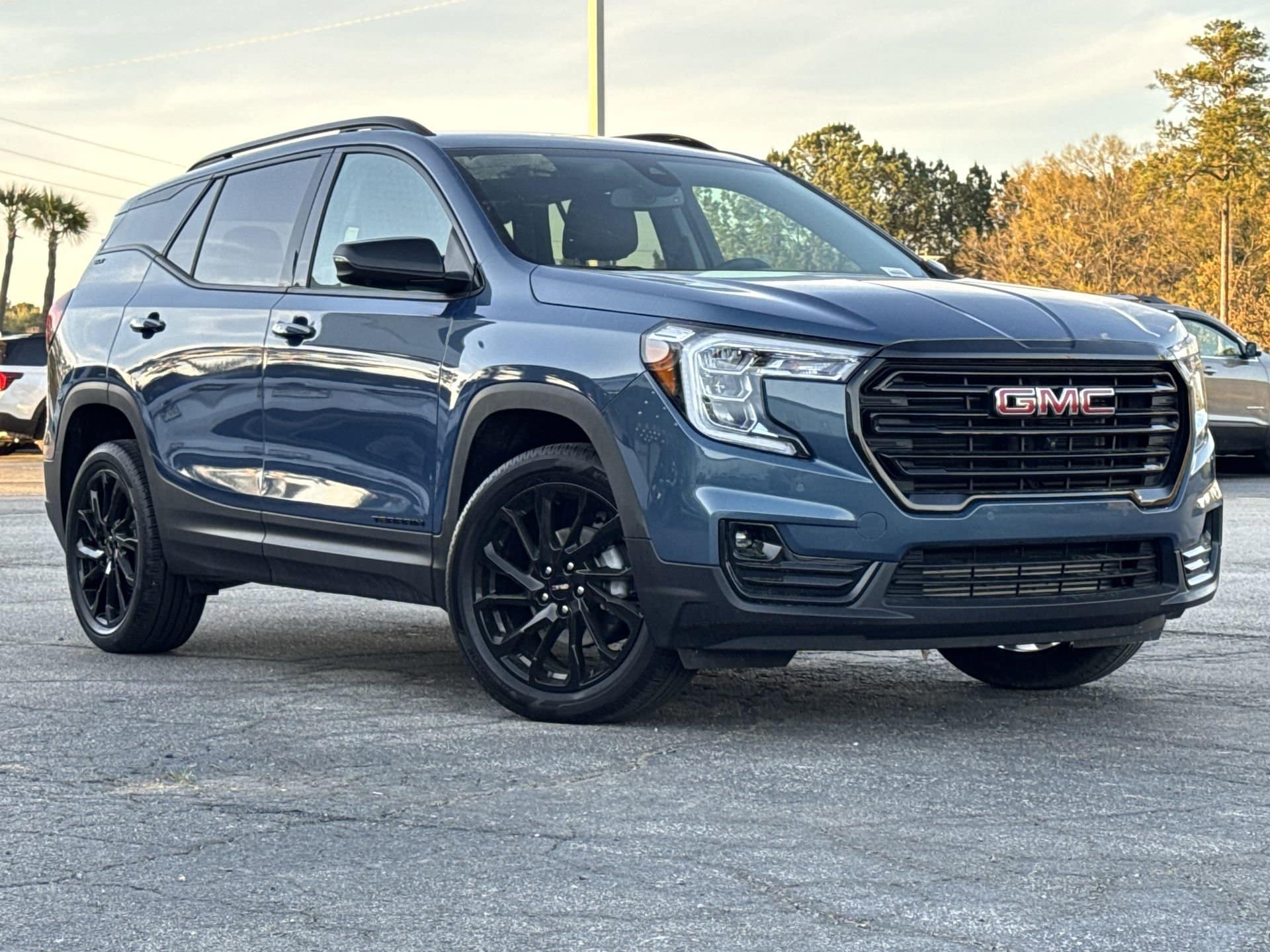 2024 GMC Terrain SLT photo 6