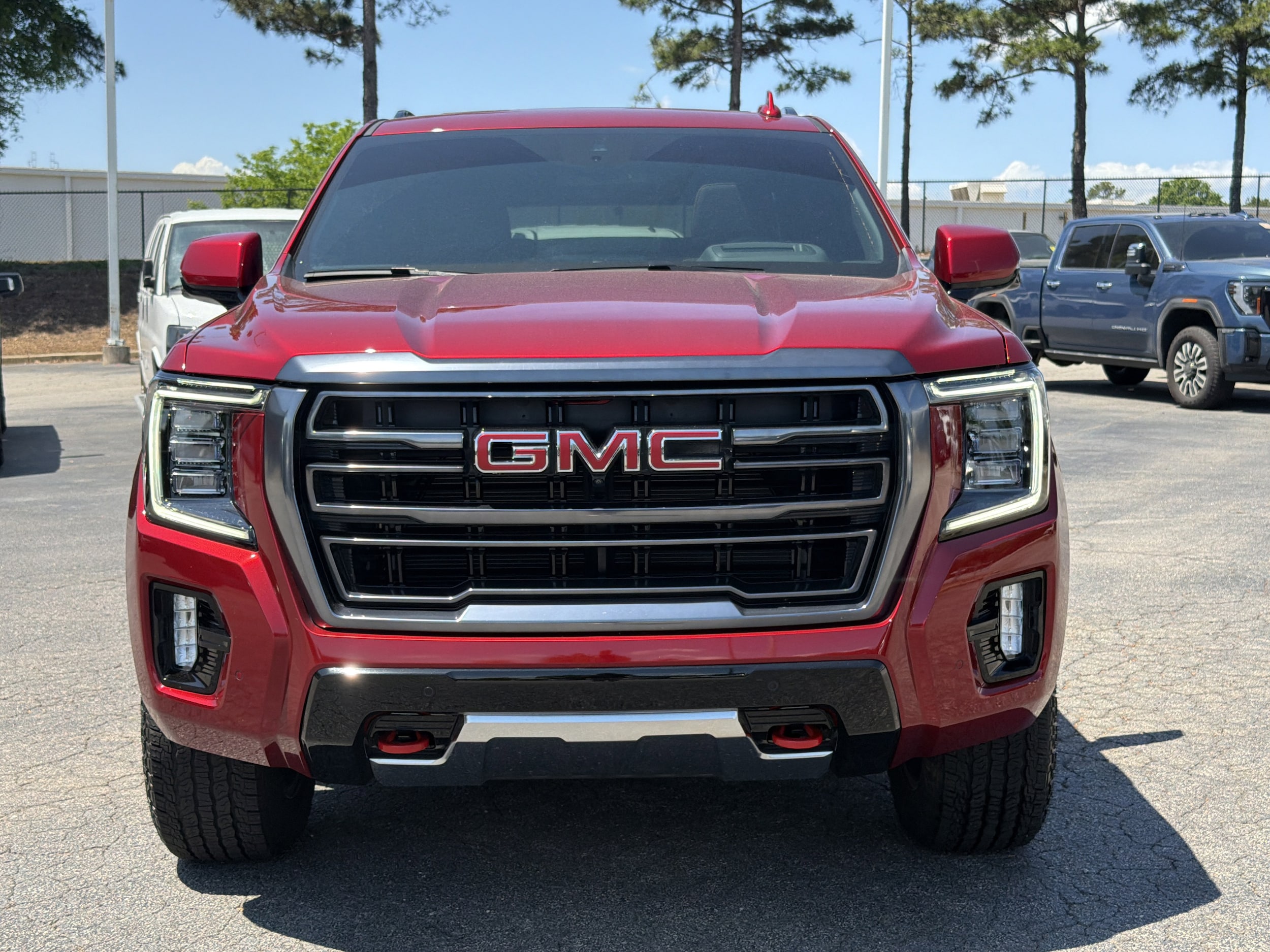 2024 GMC Yukon AT4 photo 4