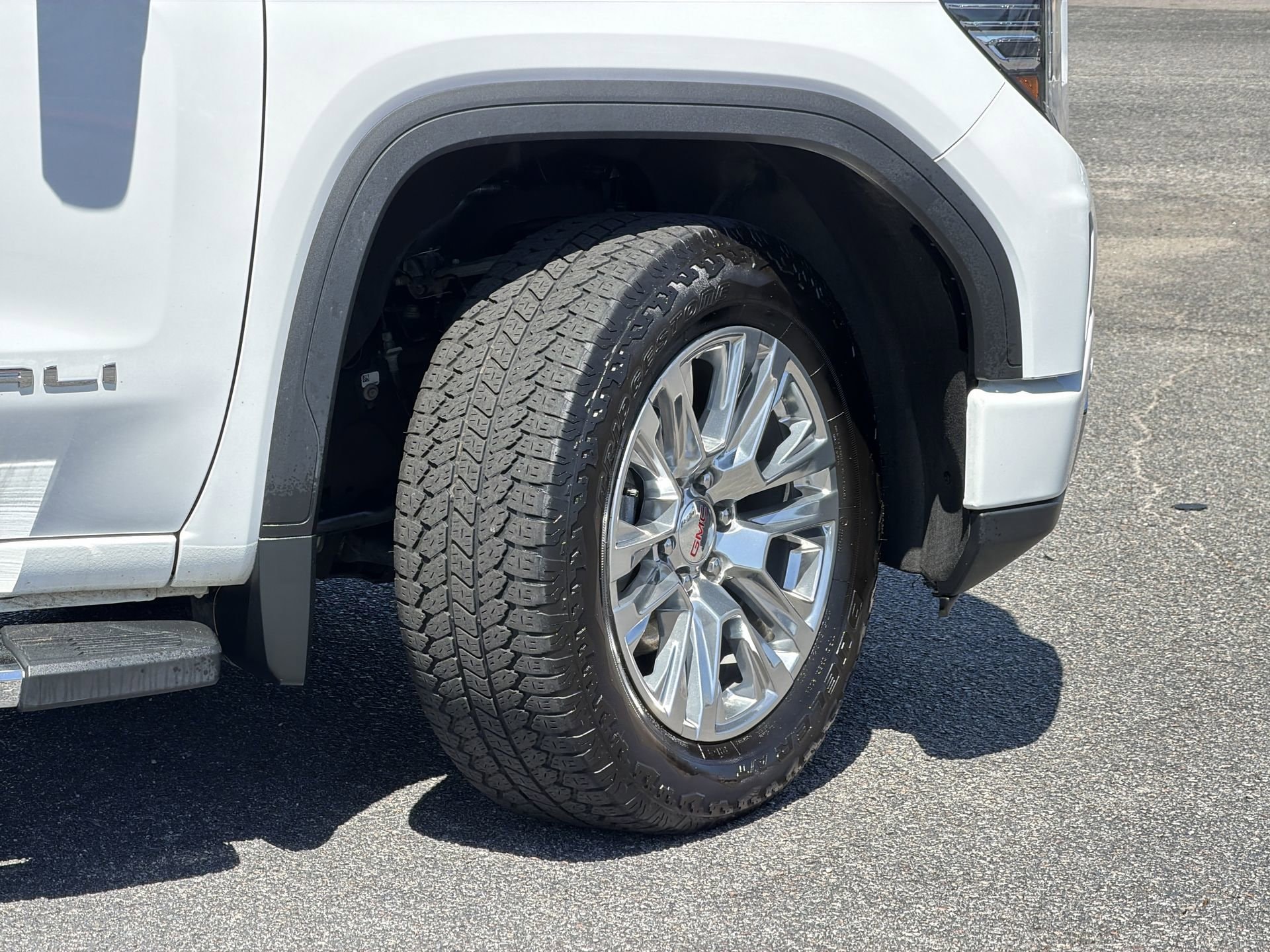 2023 GMC Sierra 1500 Denali photo 2