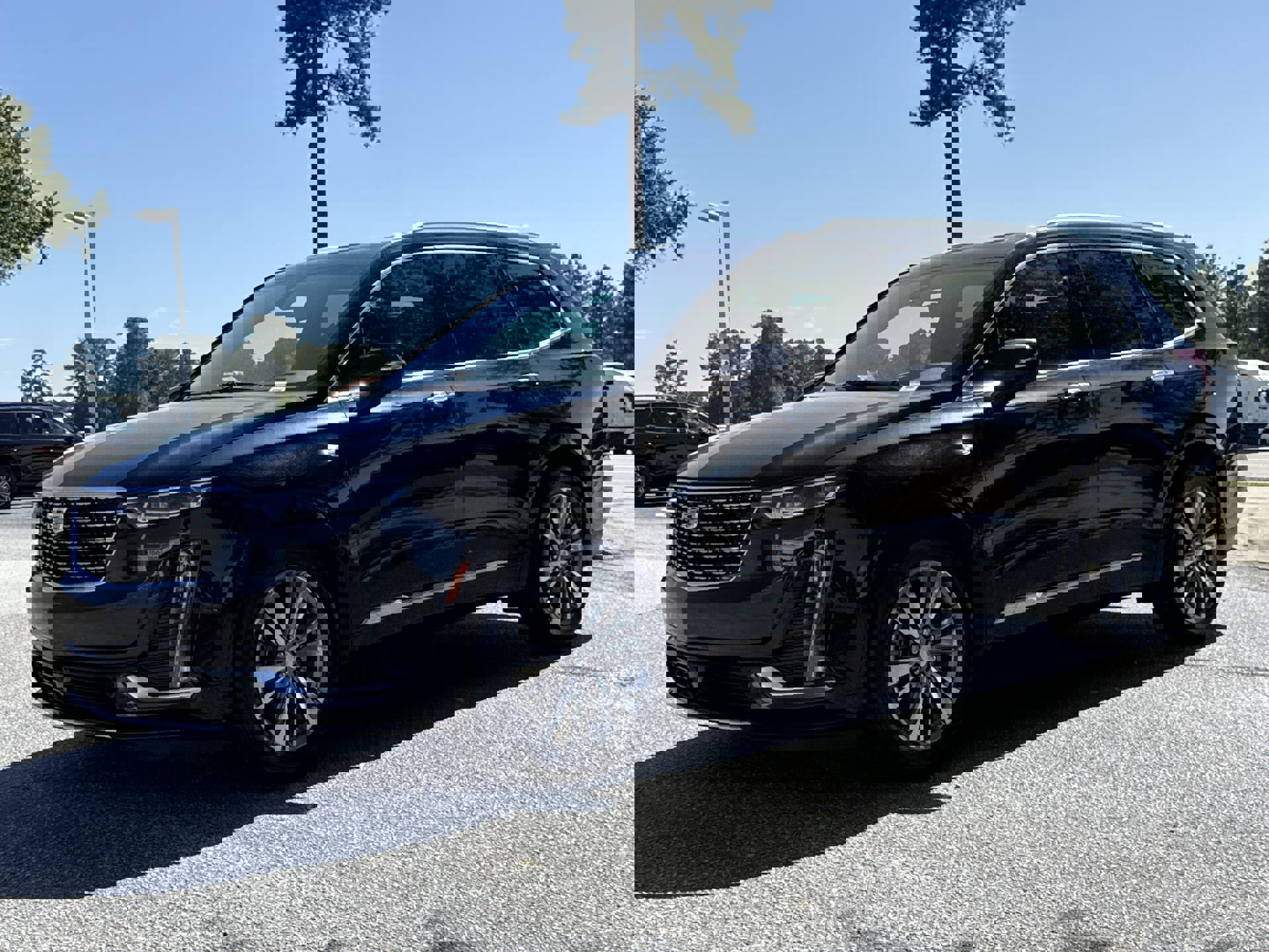 2022 Cadillac XT6 Premium Luxury photo 2