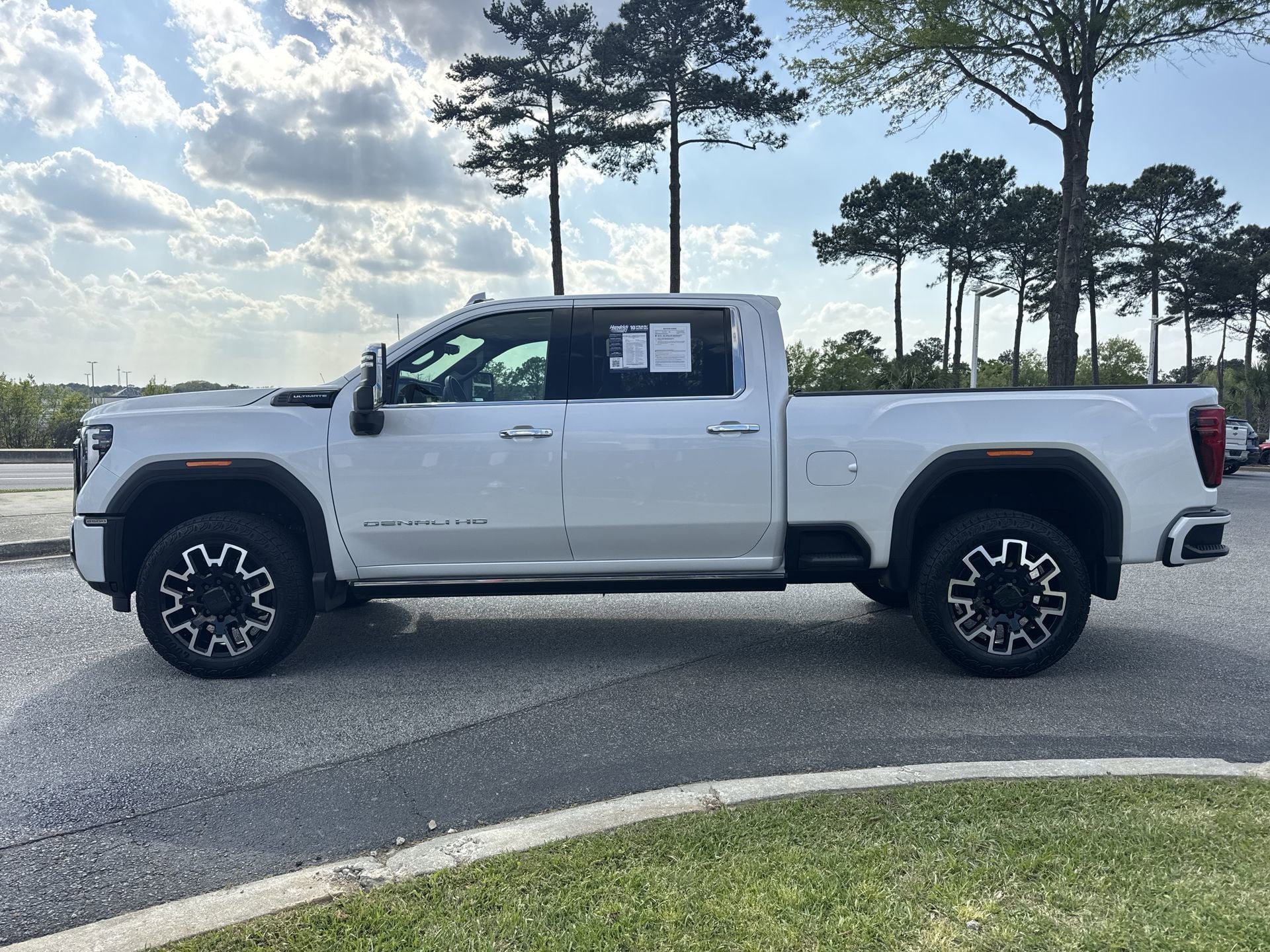 2025 GMC Sierra 2500HD Denali Ultimate photo 5