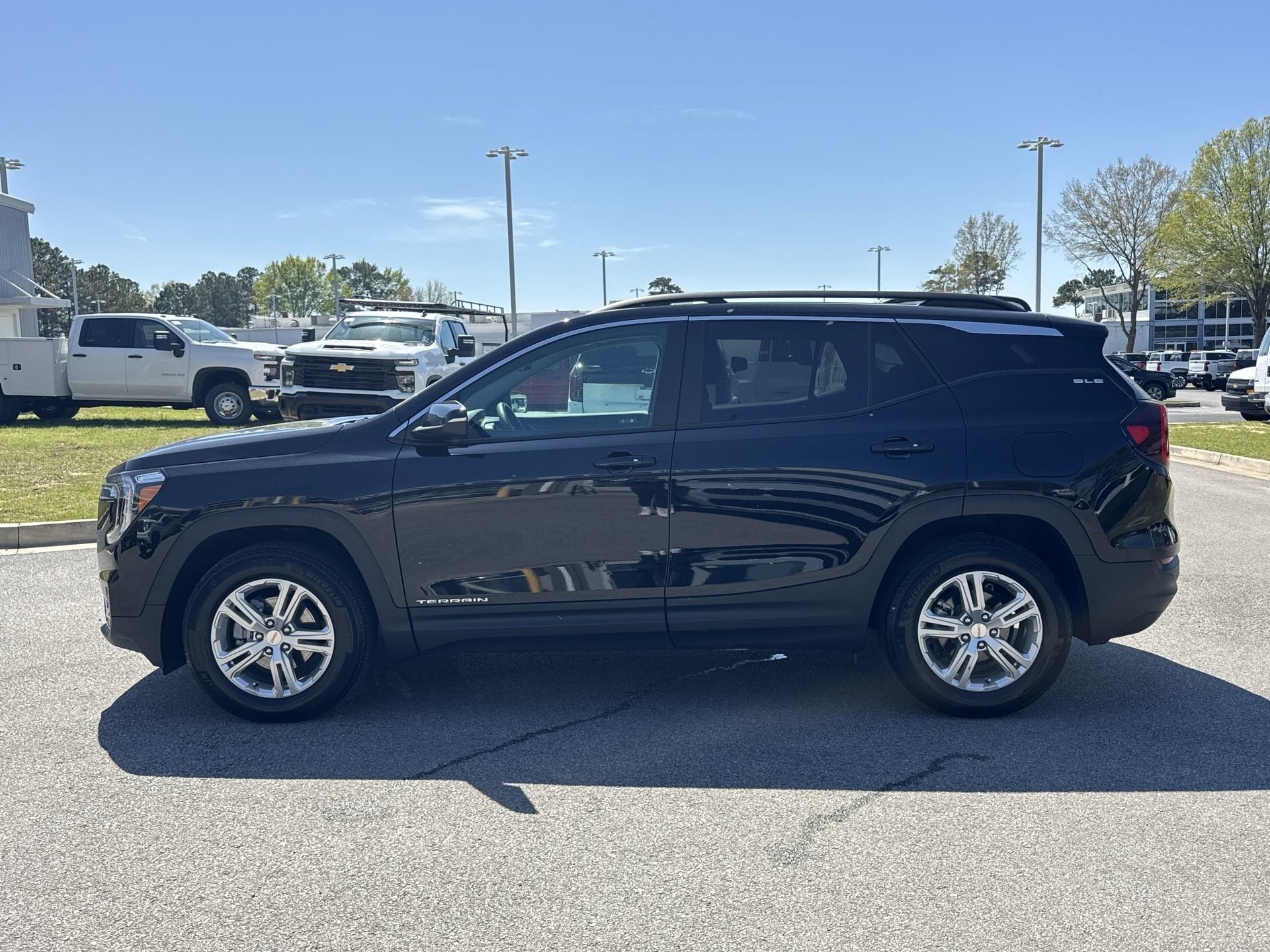 2024 GMC Terrain SLE photo 5