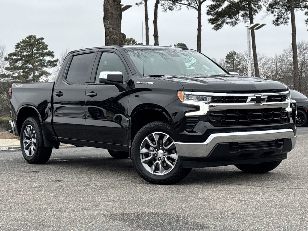 Used 2025 Chevrolet Silverado 1500 LT Pickup
