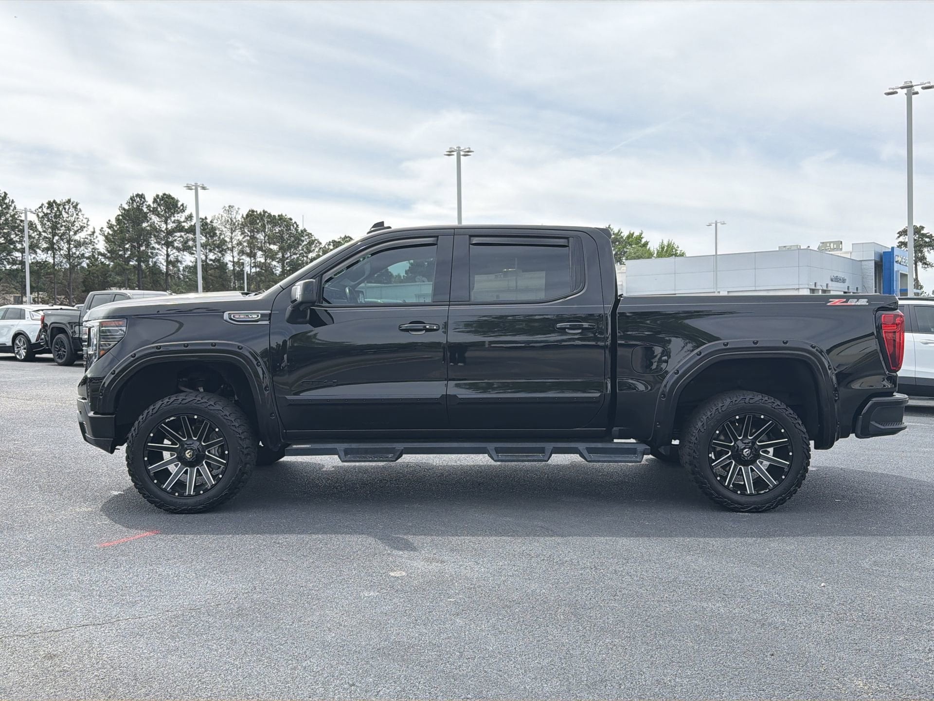 2023 GMC Sierra 1500 AT4 photo 3