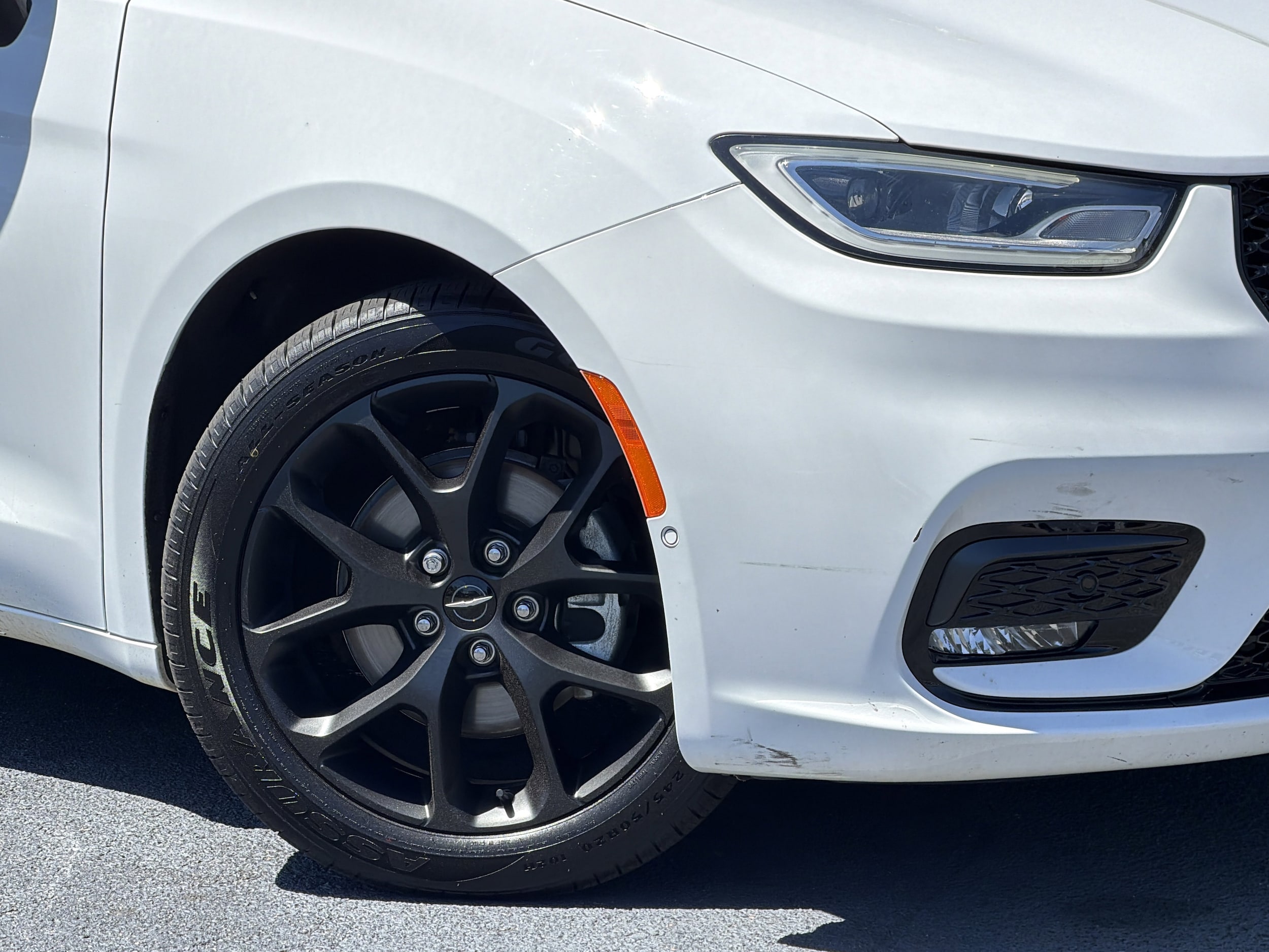 2023 Chrysler Pacifica Limited photo 5