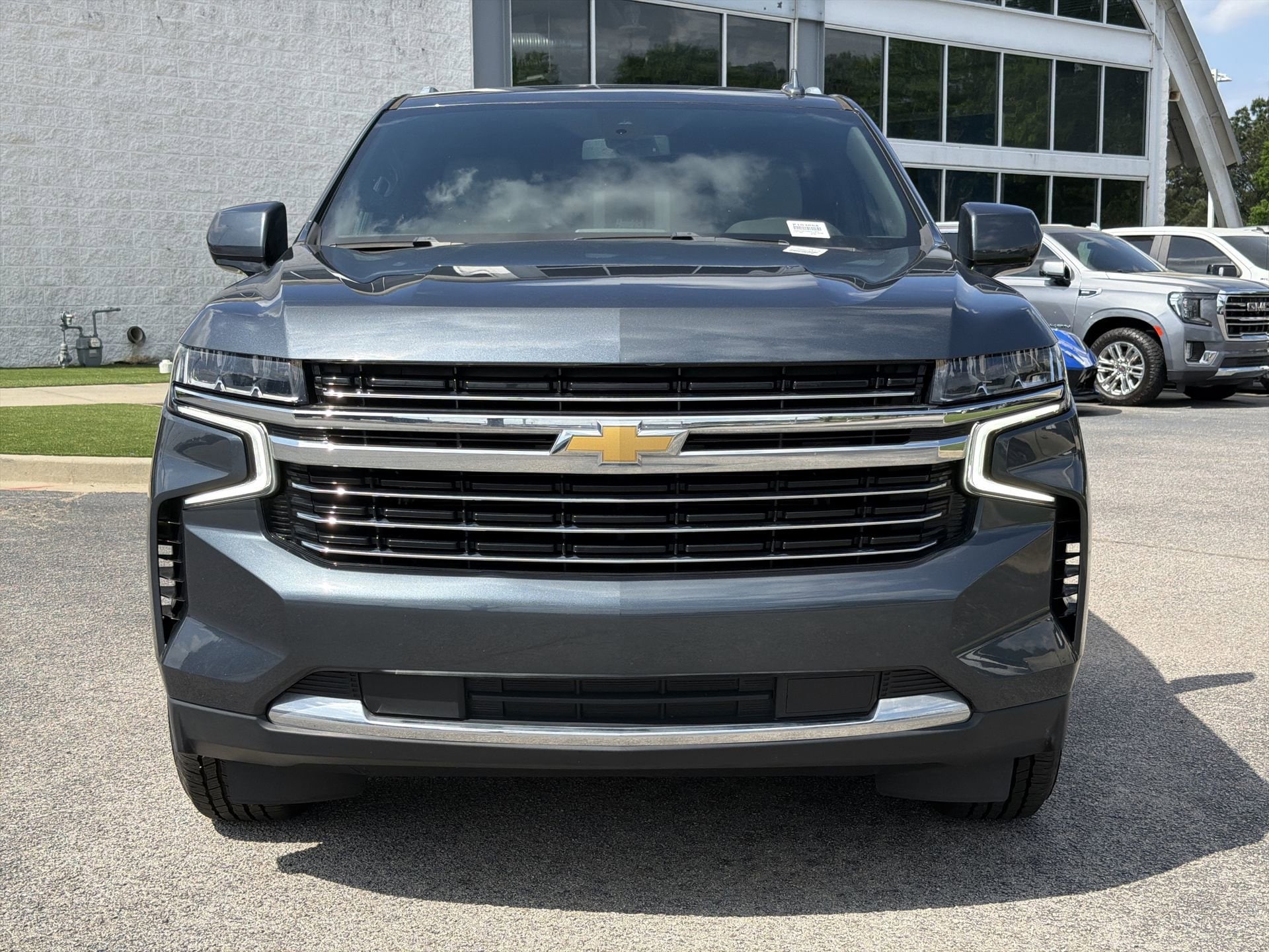 2021 Chevrolet Tahoe LT photo 2