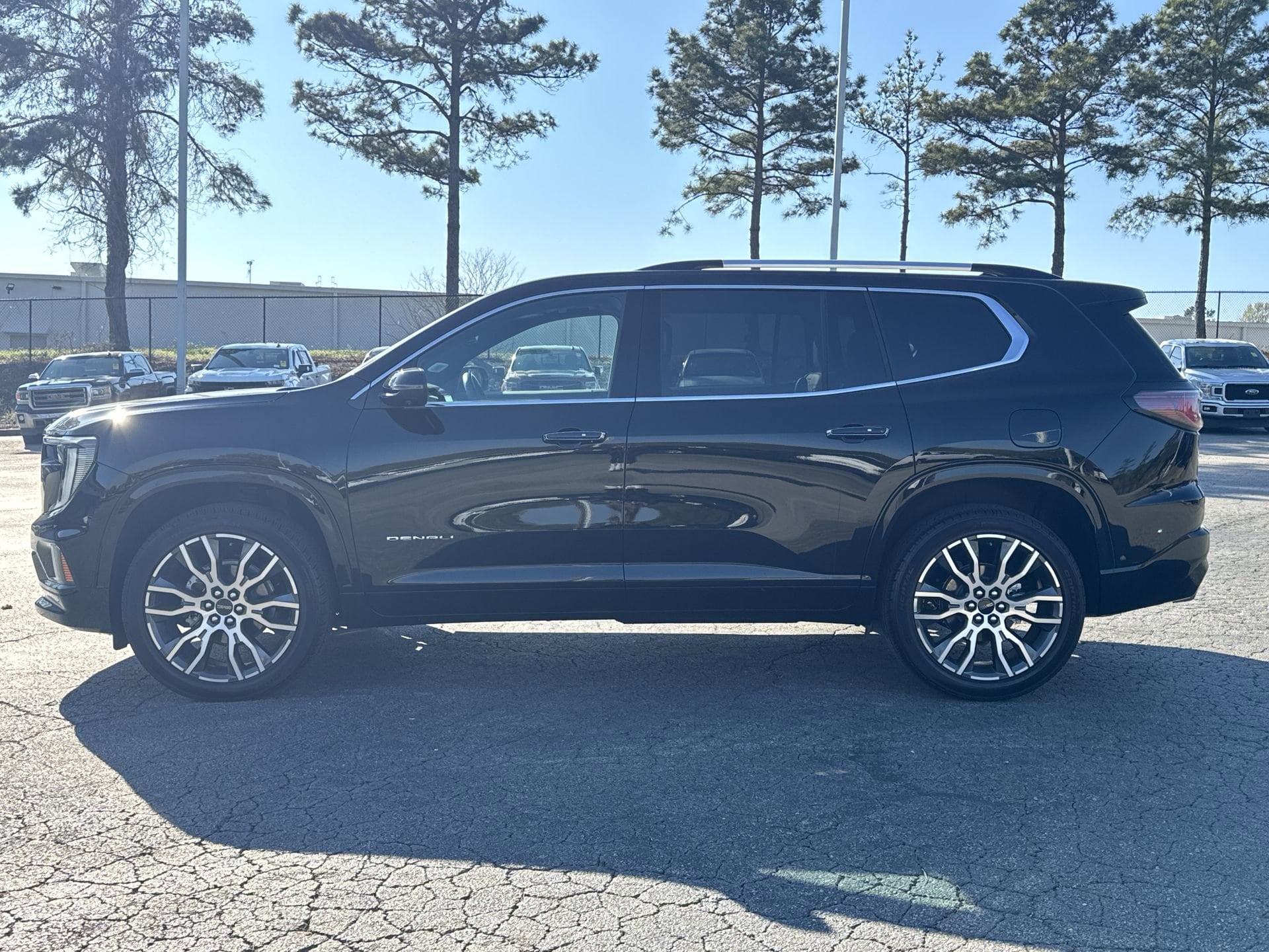 2026 GMC Acadia AWD Denali Ultimate photo 3