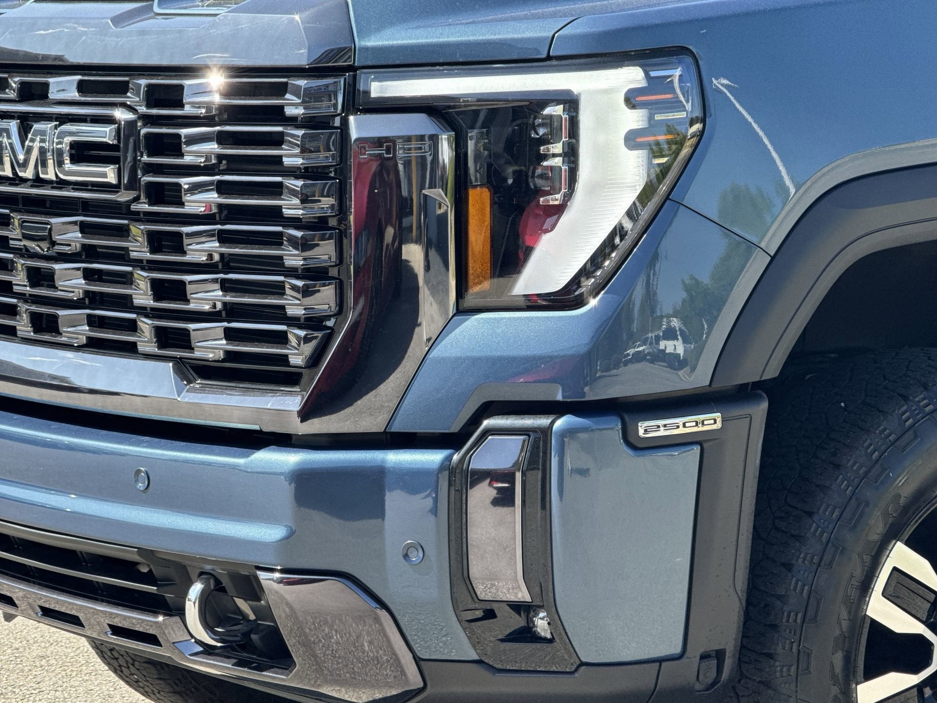 2024 GMC Sierra 2500HD Denali Ultimate photo 4