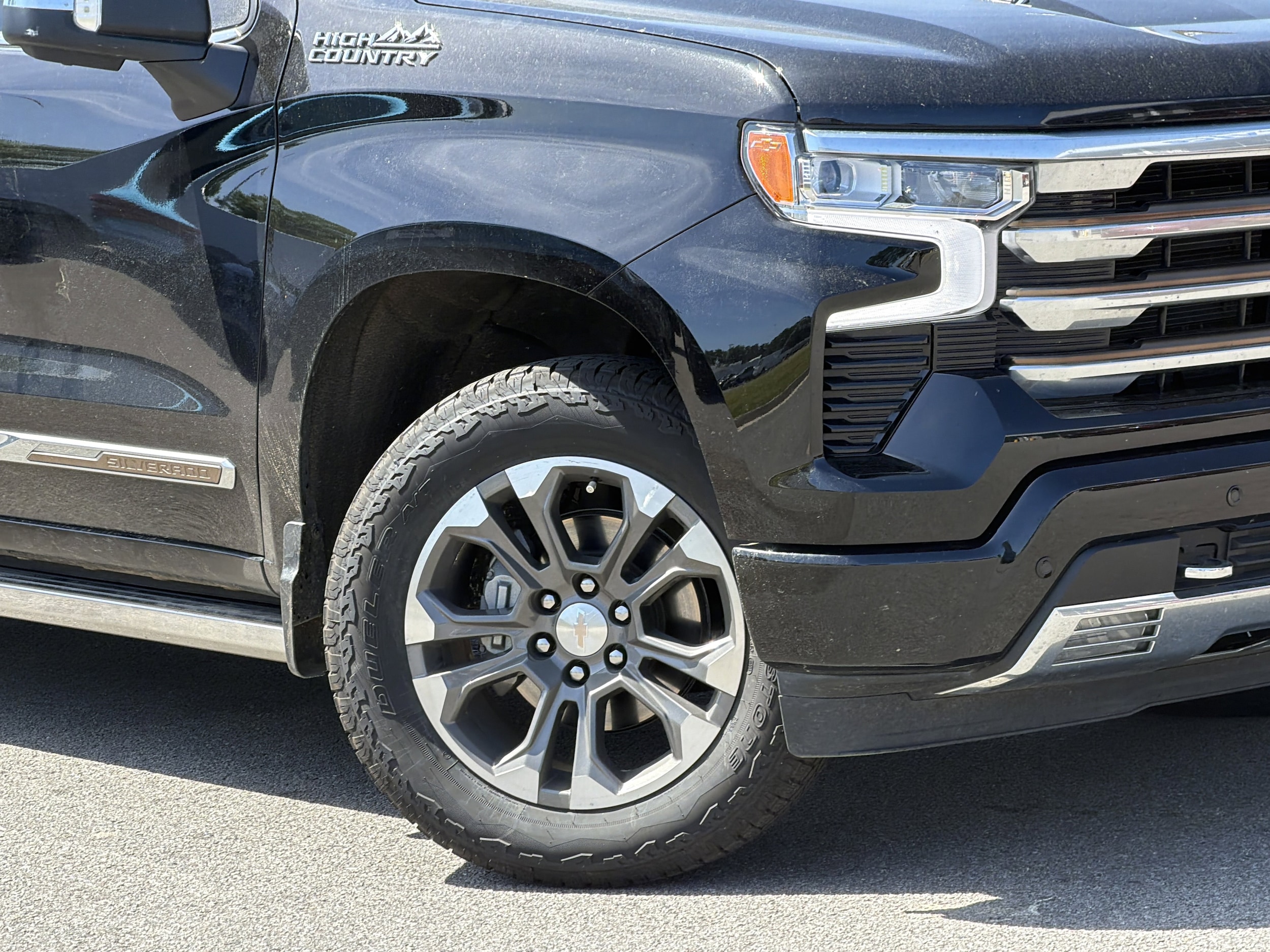 2022 Chevrolet Silverado 1500 High Country photo 4