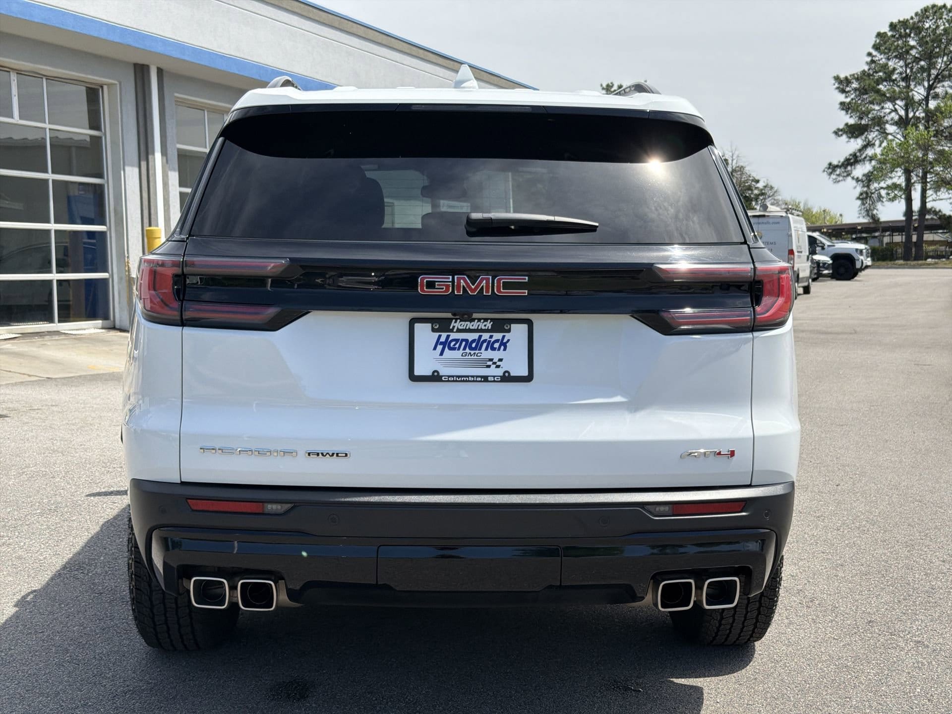 2025 GMC Acadia AWD AT4 photo 3