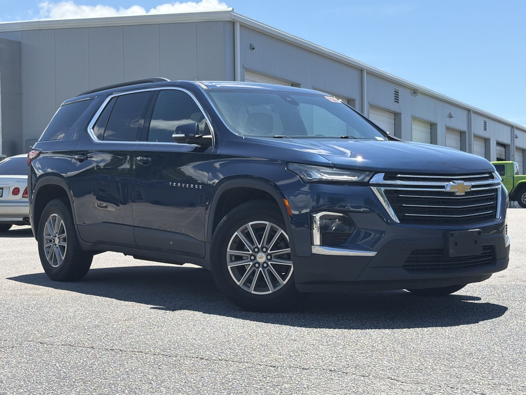 Used 2023 Chevrolet Traverse LT Cloth SUV