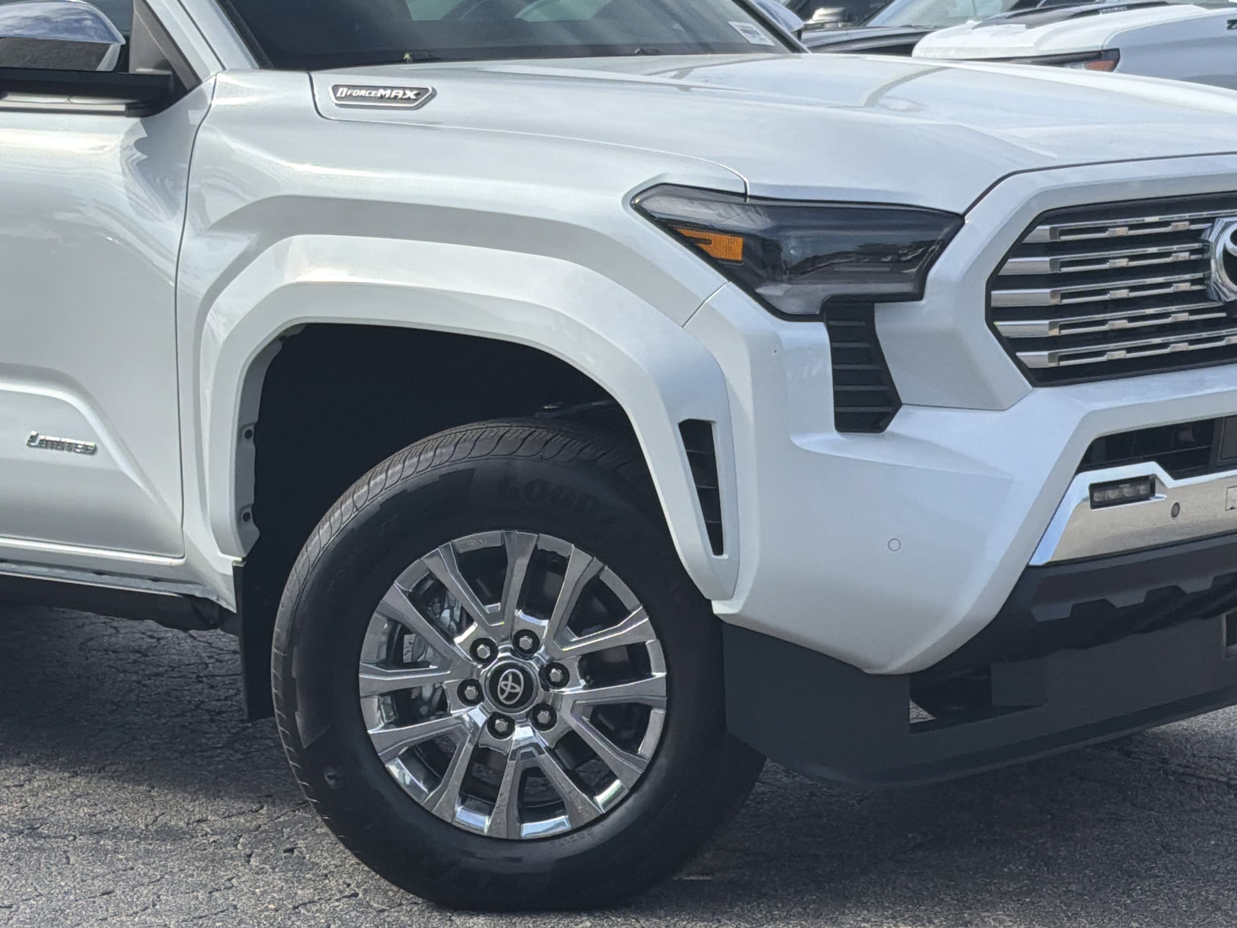 2025 Toyota Tacoma 4WD Limited Hybrid photo 3