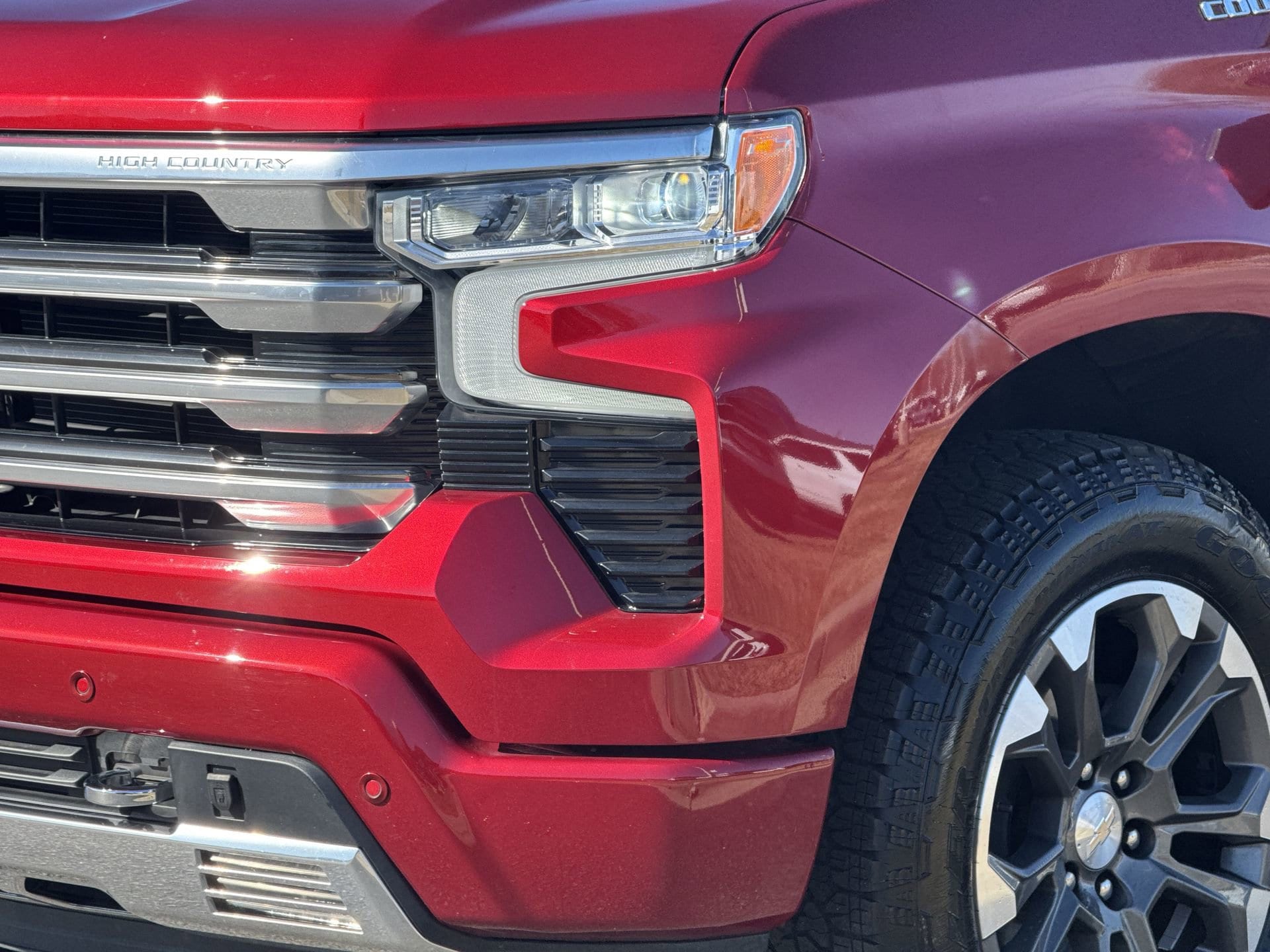 2023 Chevrolet Silverado 1500 High Country photo 2