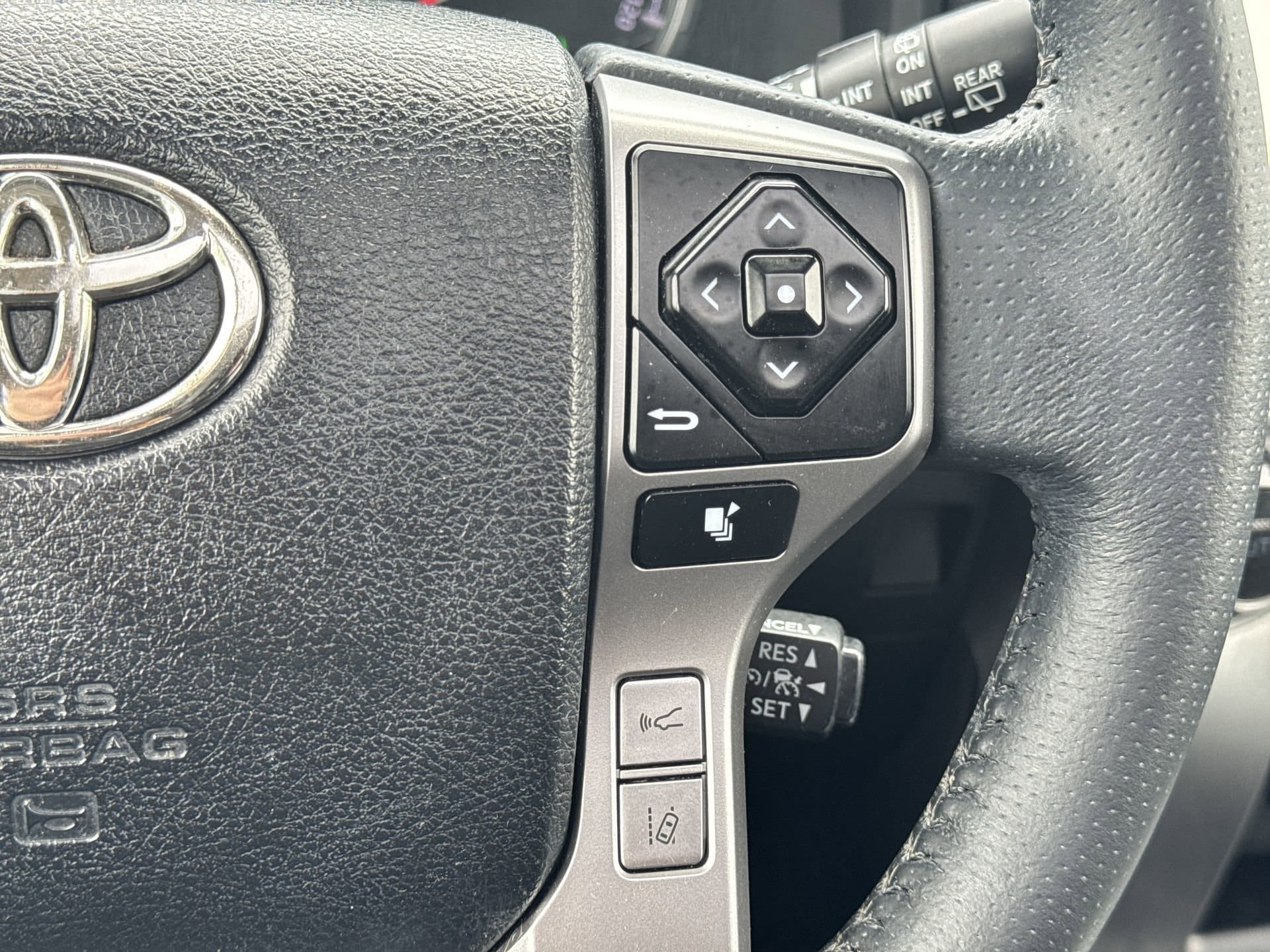 2021 Toyota 4Runner Limited photo 5