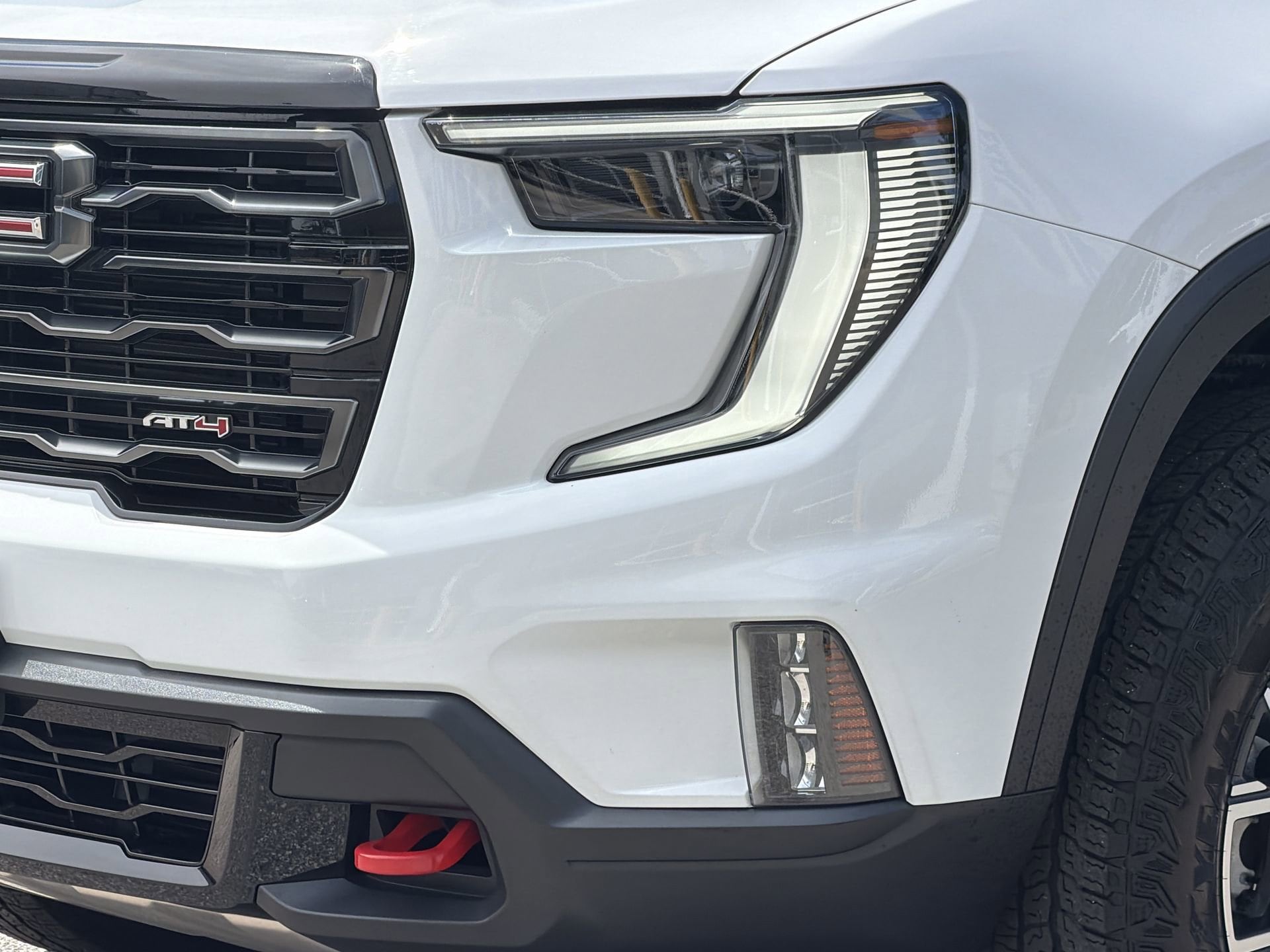 2025 GMC Acadia AWD AT4 photo 4