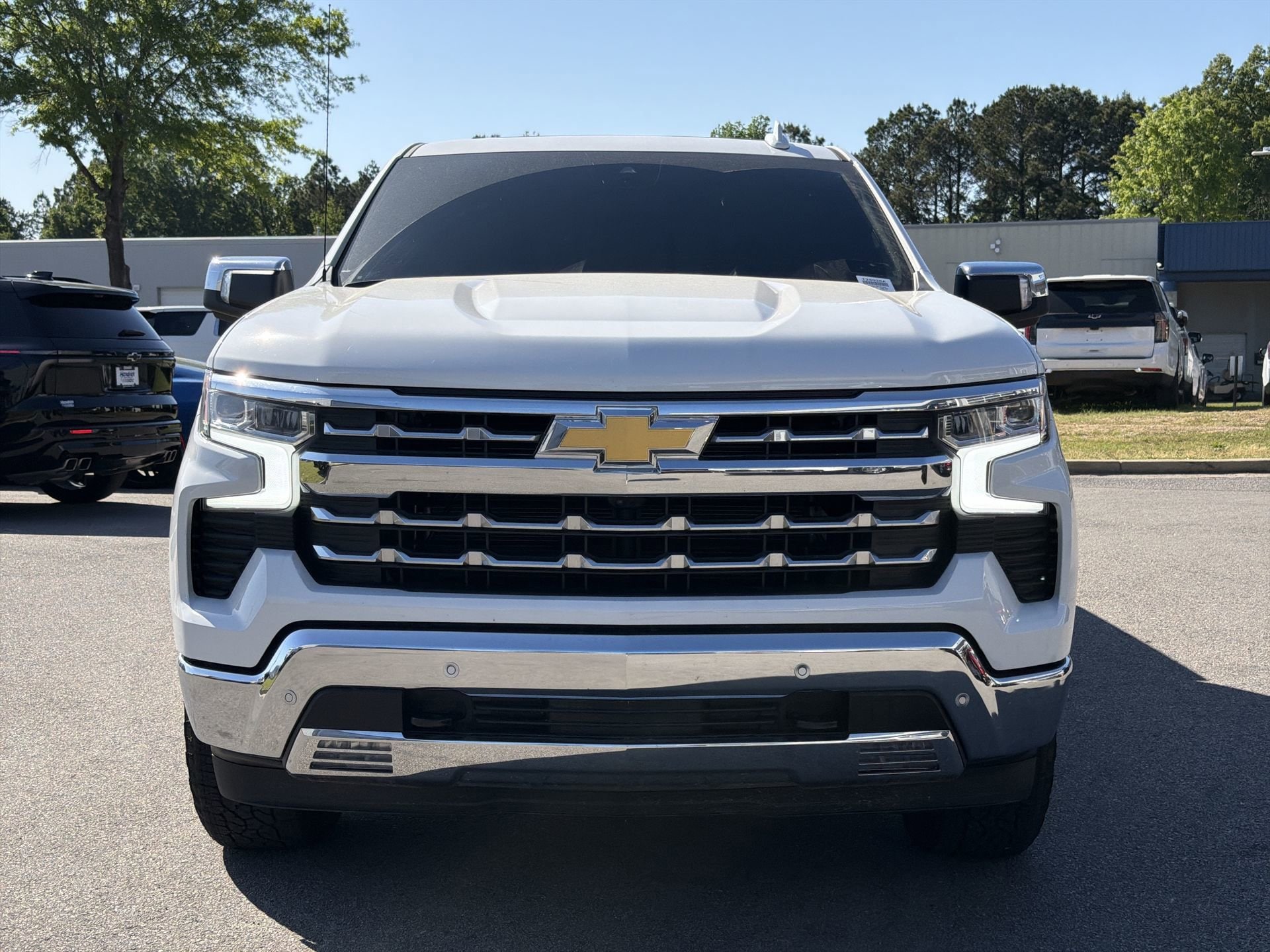 2025 Chevrolet Silverado 1500 LTZ photo 2