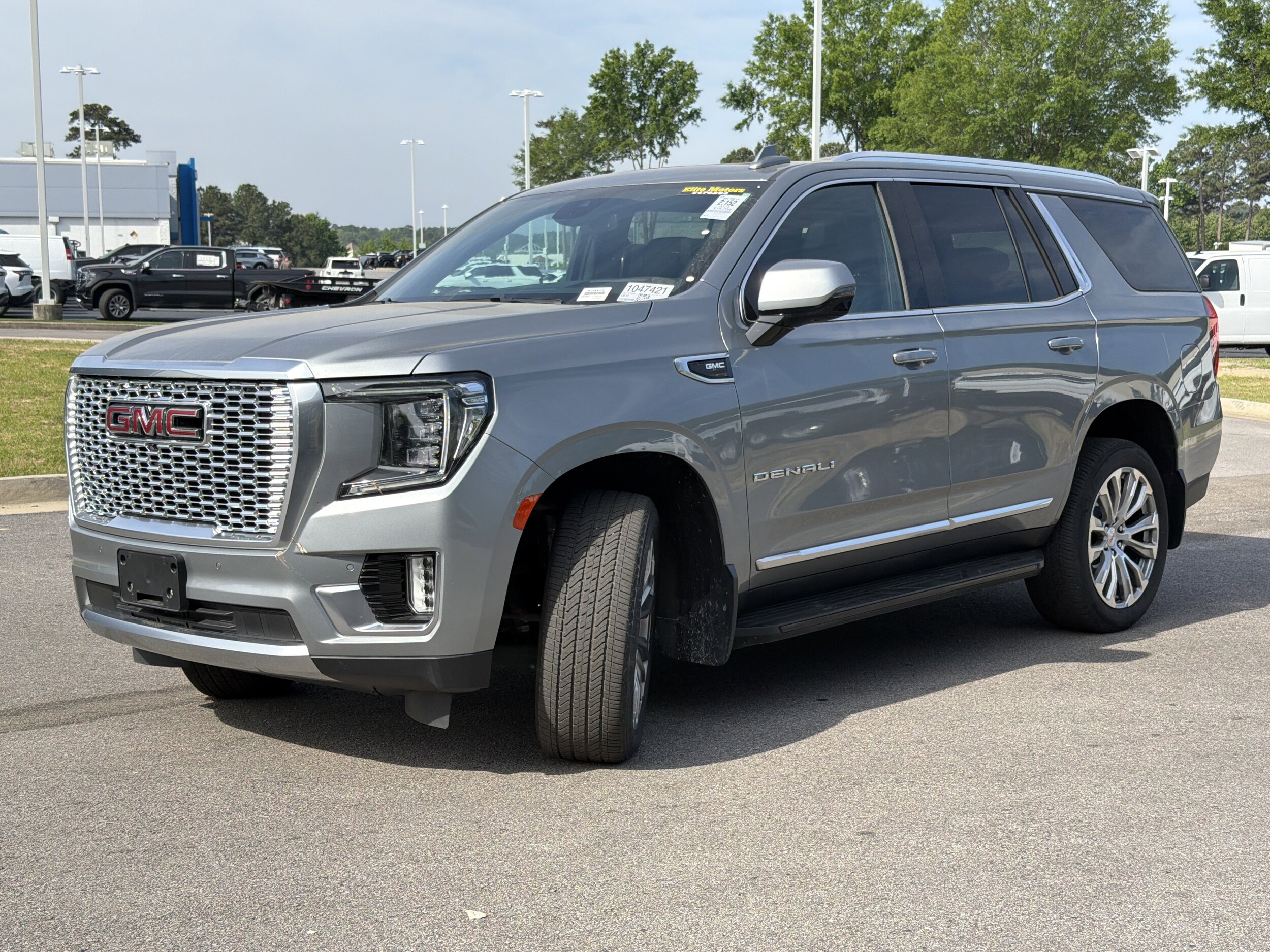 2024 GMC Yukon Denali photo 3