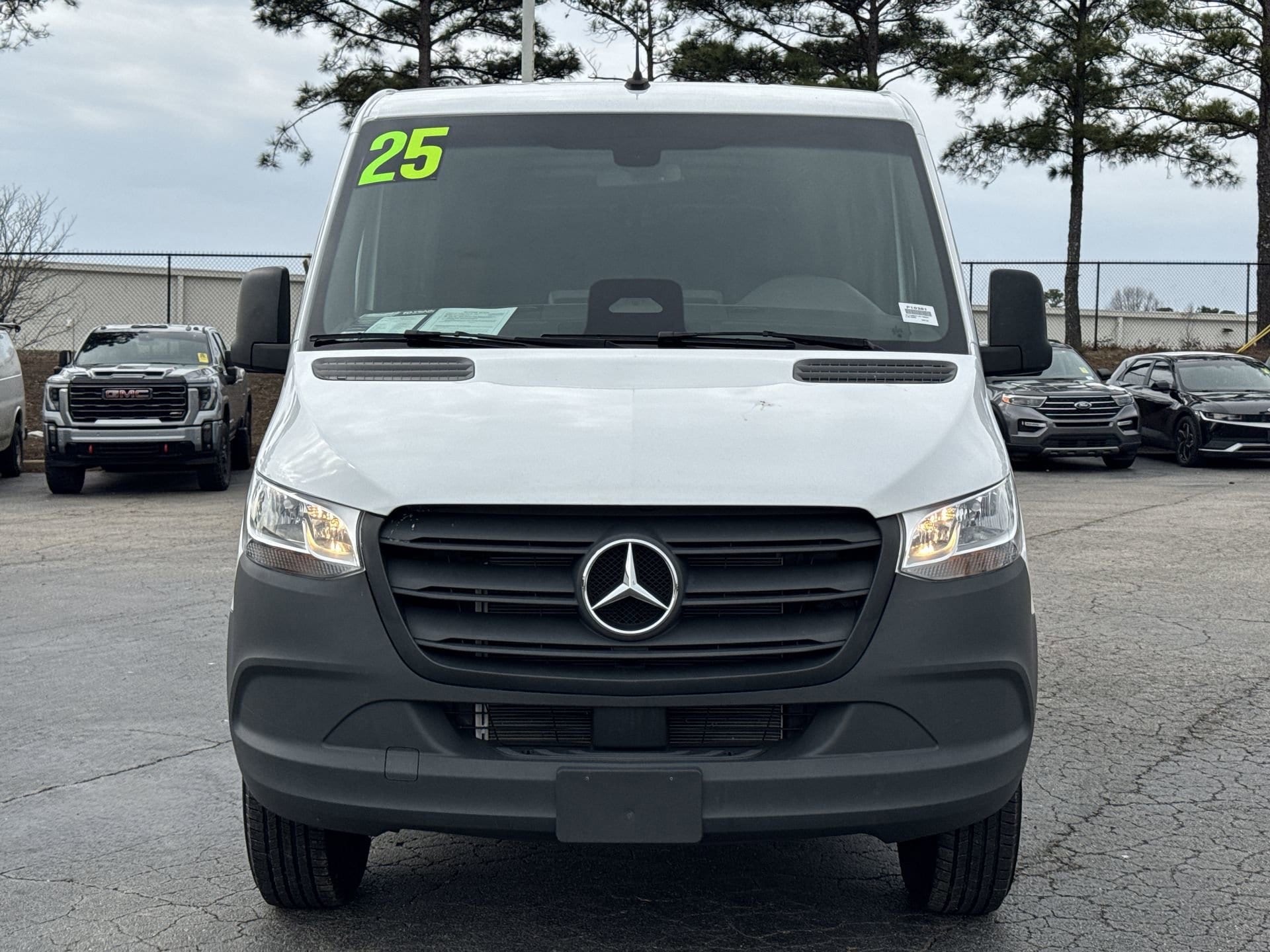 2025 Mercedes-Benz Sprinter Cargo Van photo 4