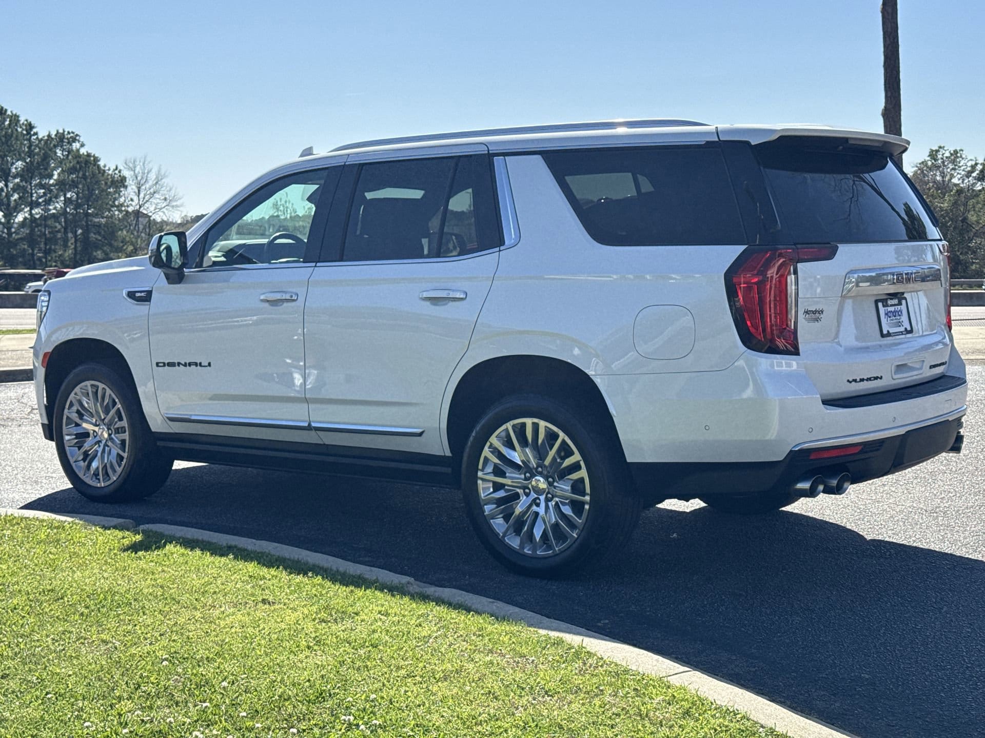 2023 GMC Yukon Denali photo 6
