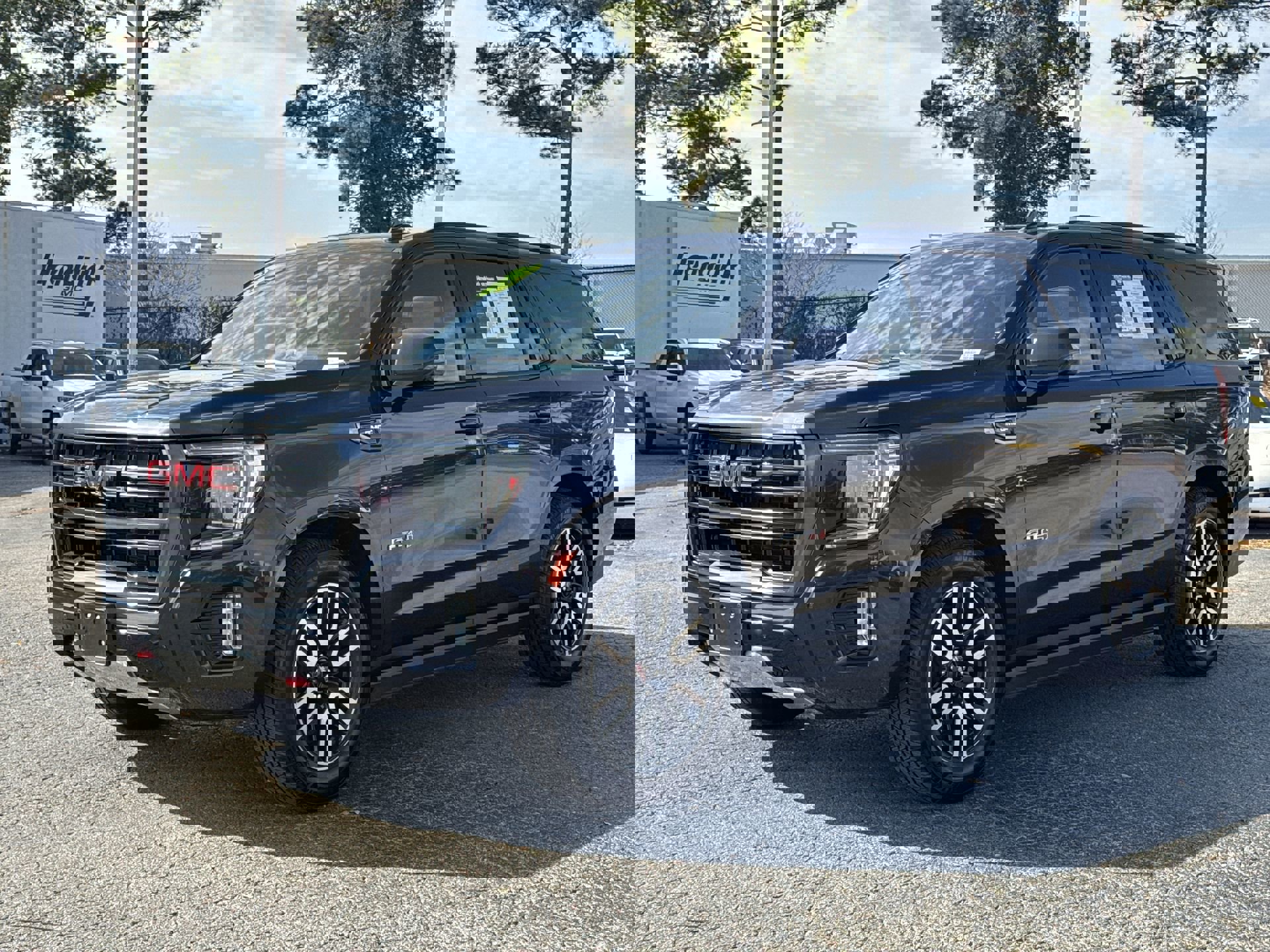 2023 Gmc Yukon AT4 photo 2