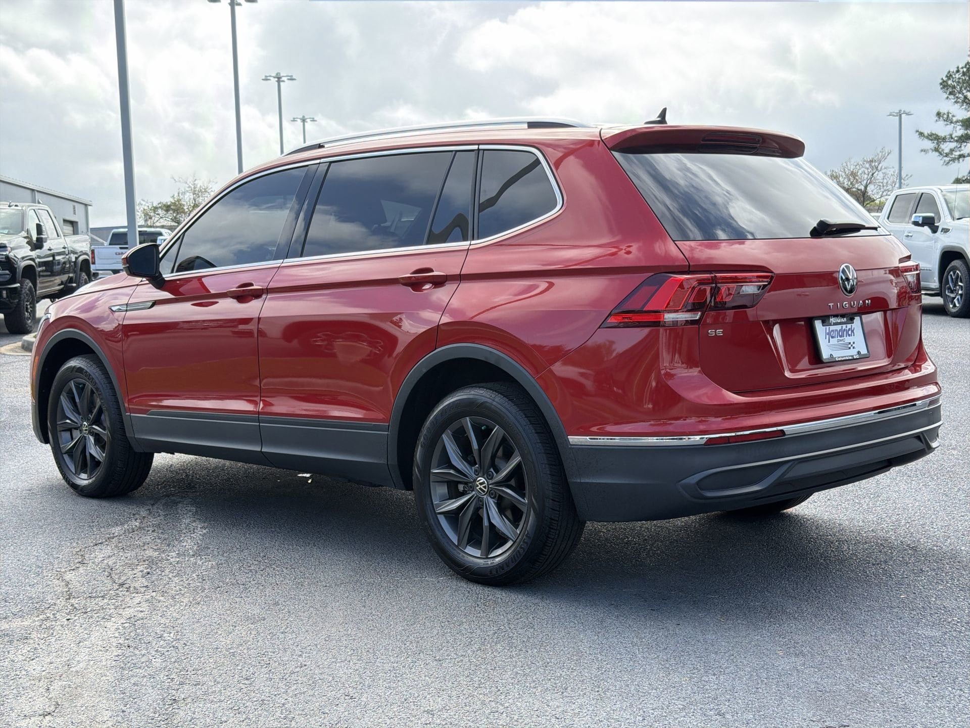 2024 Volkswagen Tiguan SE photo 6