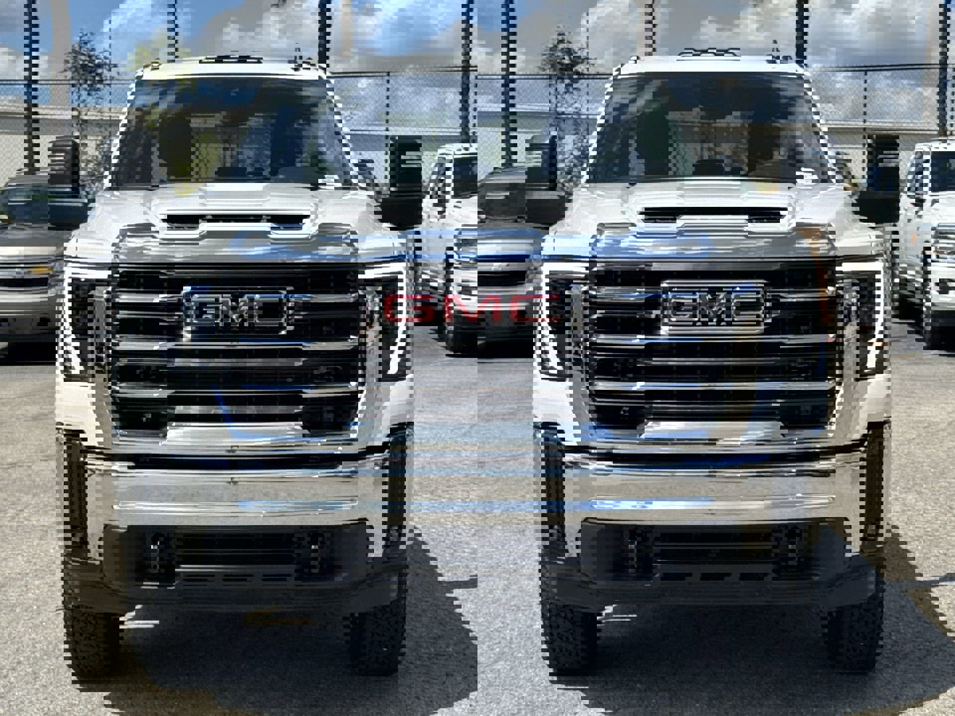 2025 Gmc Sierra HD SLE photo 2