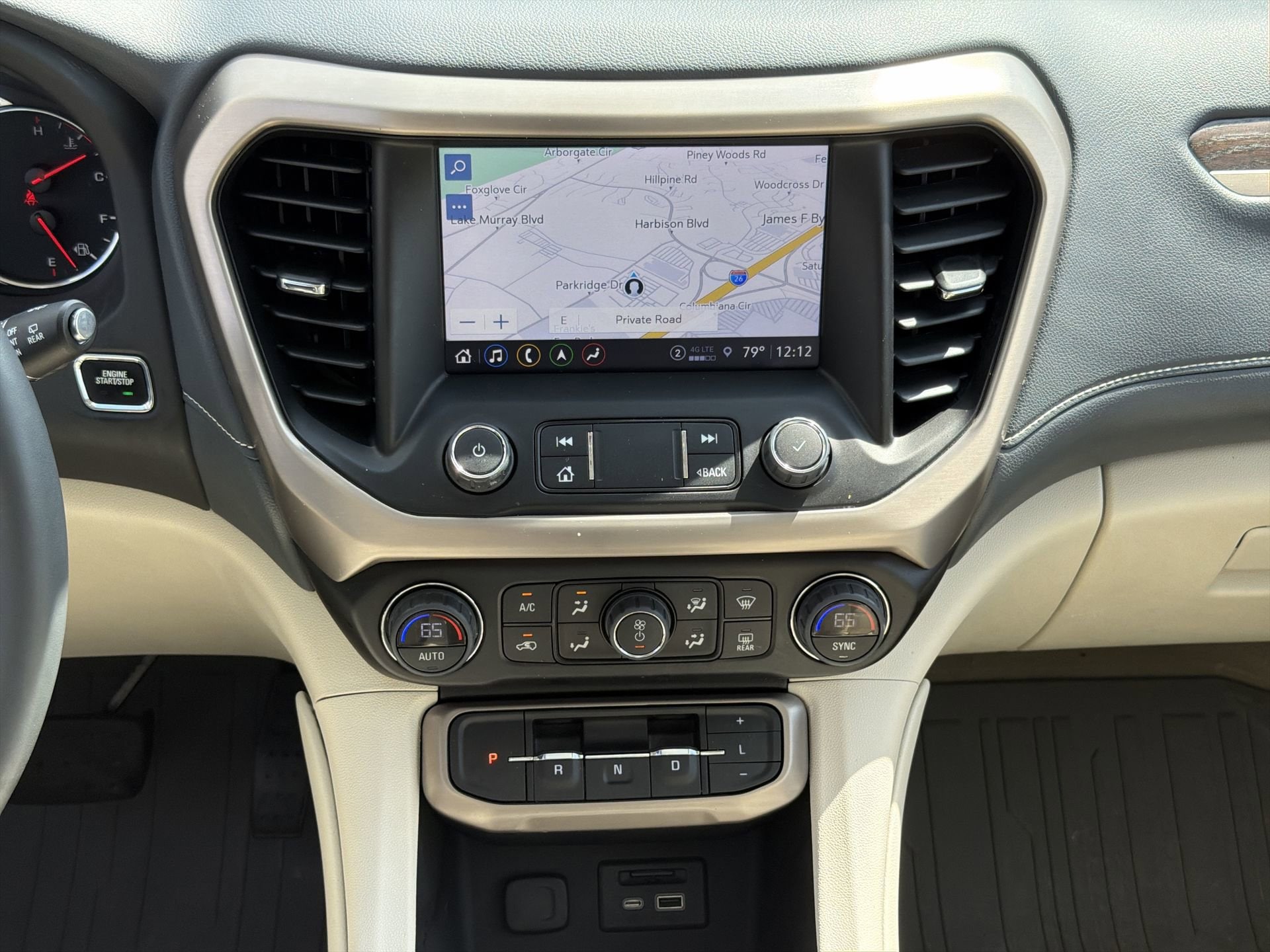 2023 GMC Acadia Denali photo 2