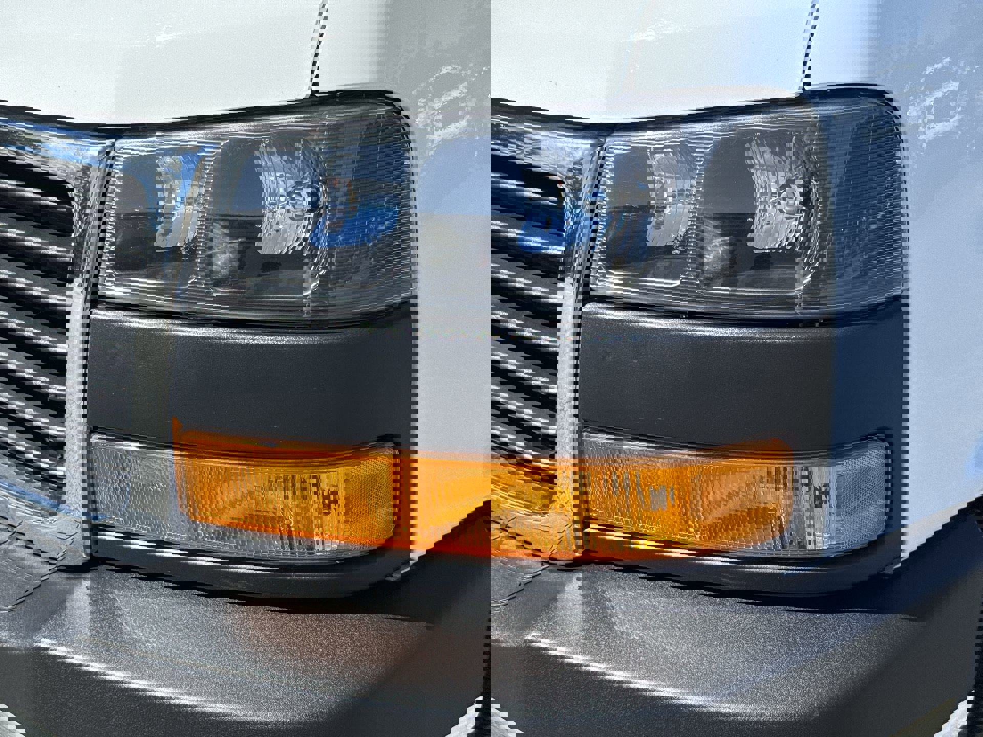 2023 Gmc Savana Cargo 2500 photo 2