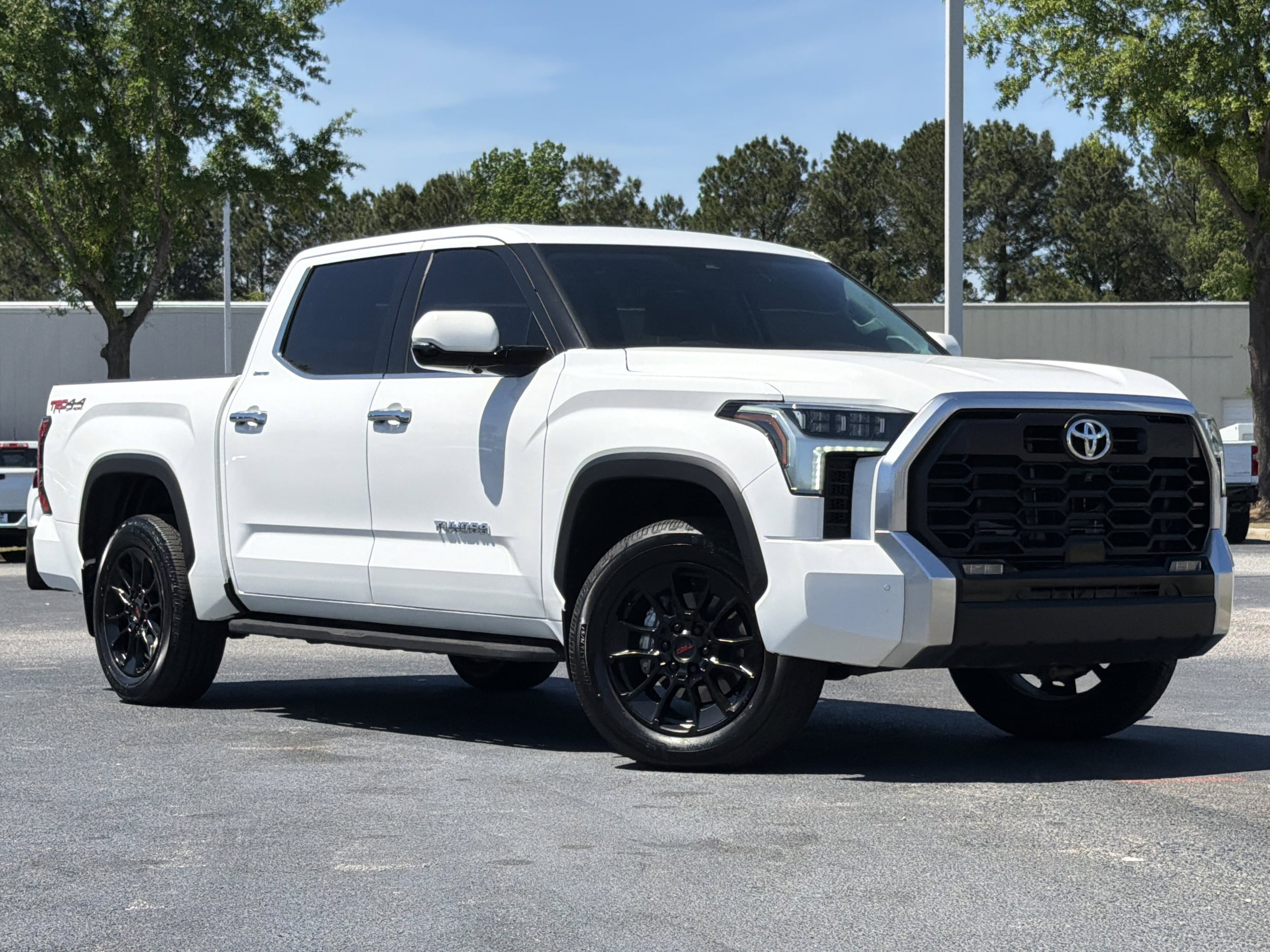 2023 Toyota Tundra 4WD Limited photo 2