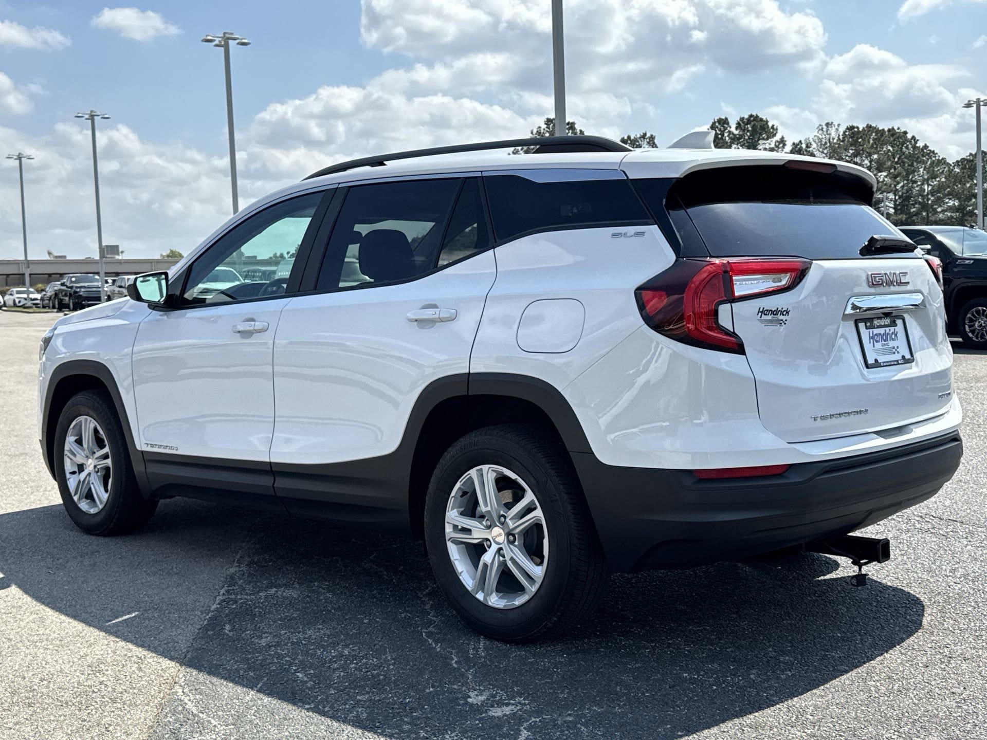 2024 GMC Terrain SLE photo 6